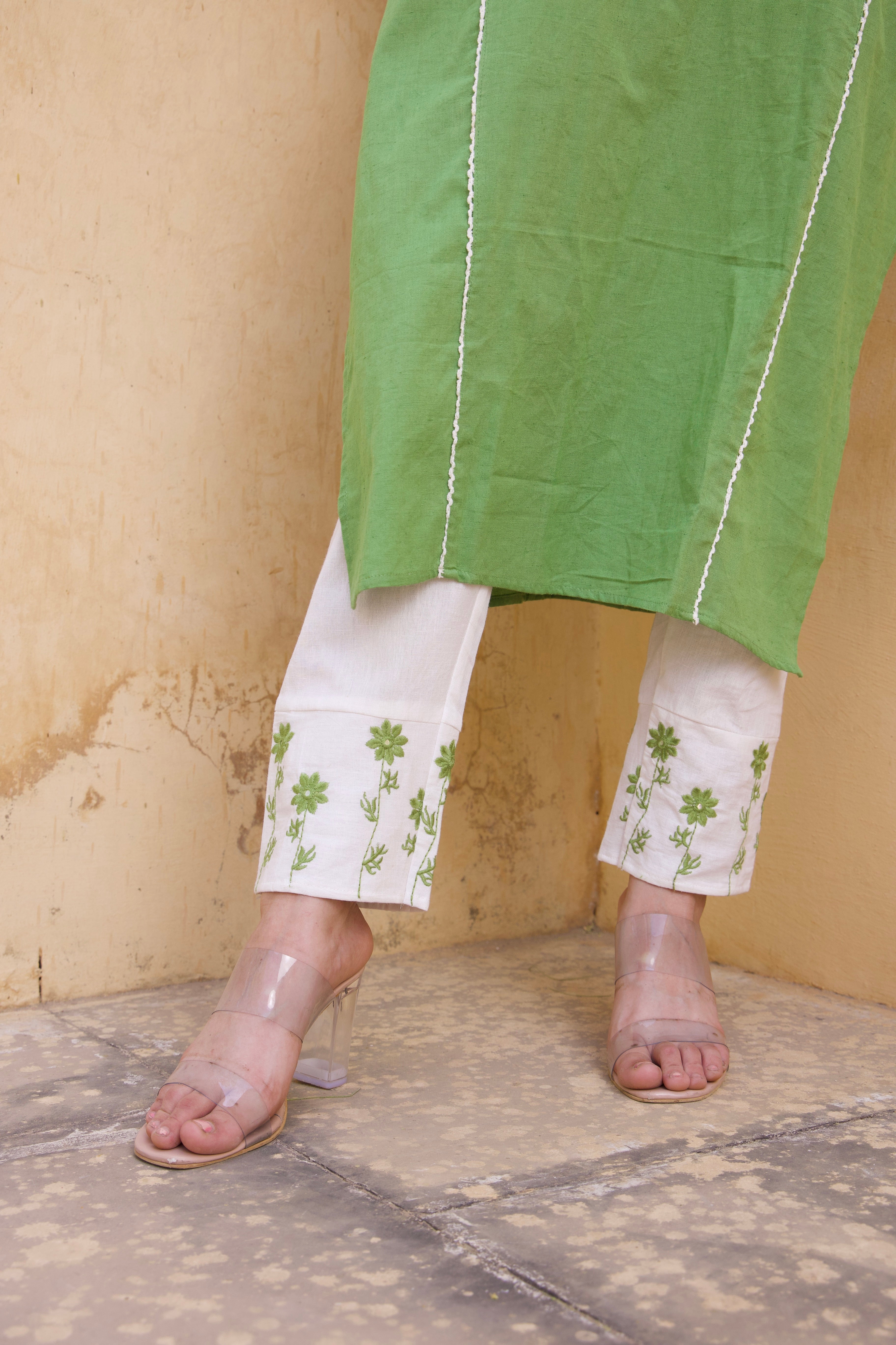 Stylish Green Cotton Floral Kurta Set for Women | Comfortable & Breathable Ethnic Outfit | Perfect for Festivals, Parties & Casual Wear