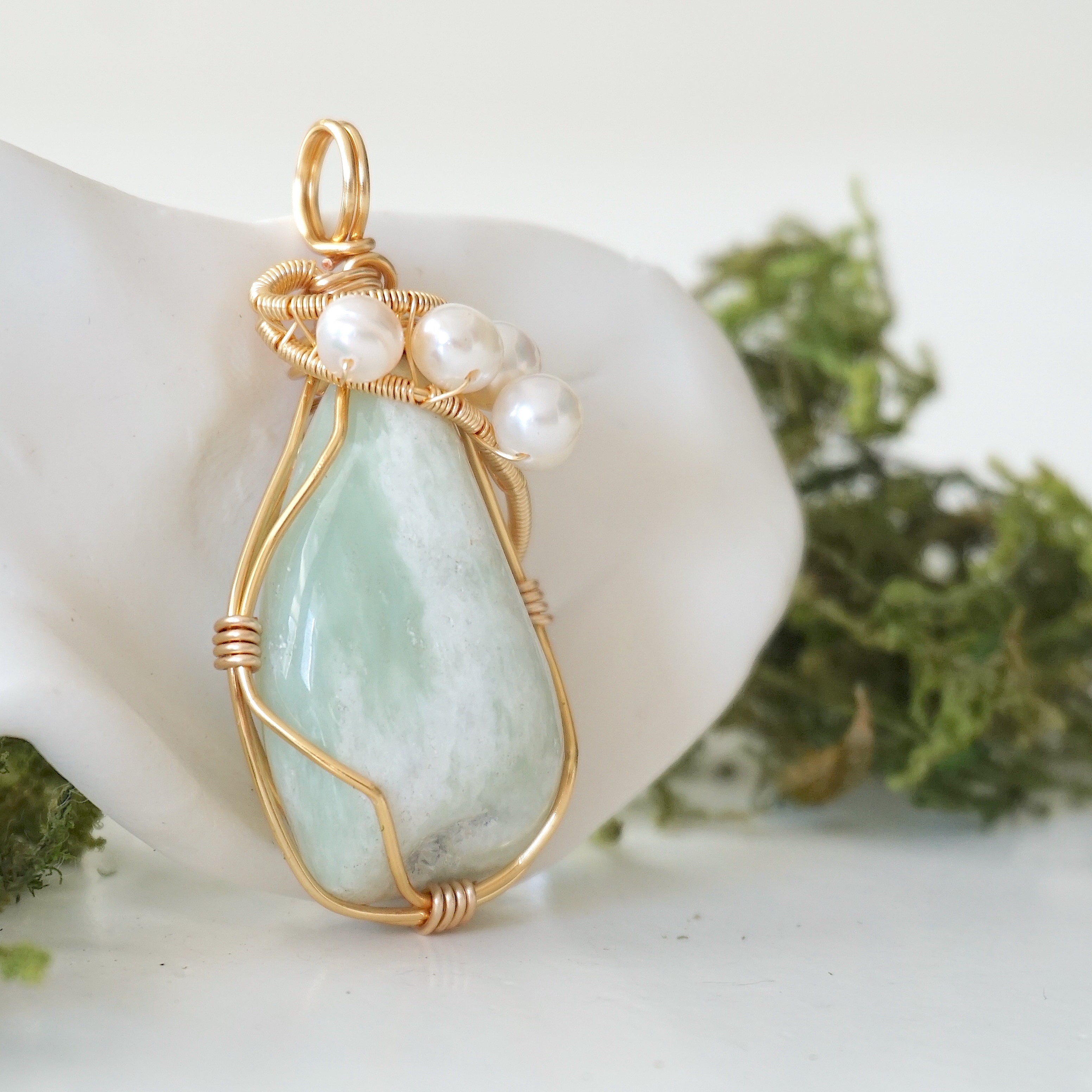 Elegant Jade and Pearl Necklace - 18K Gold Plated Women's Jewelry for Wedding, Party & Special Occasions