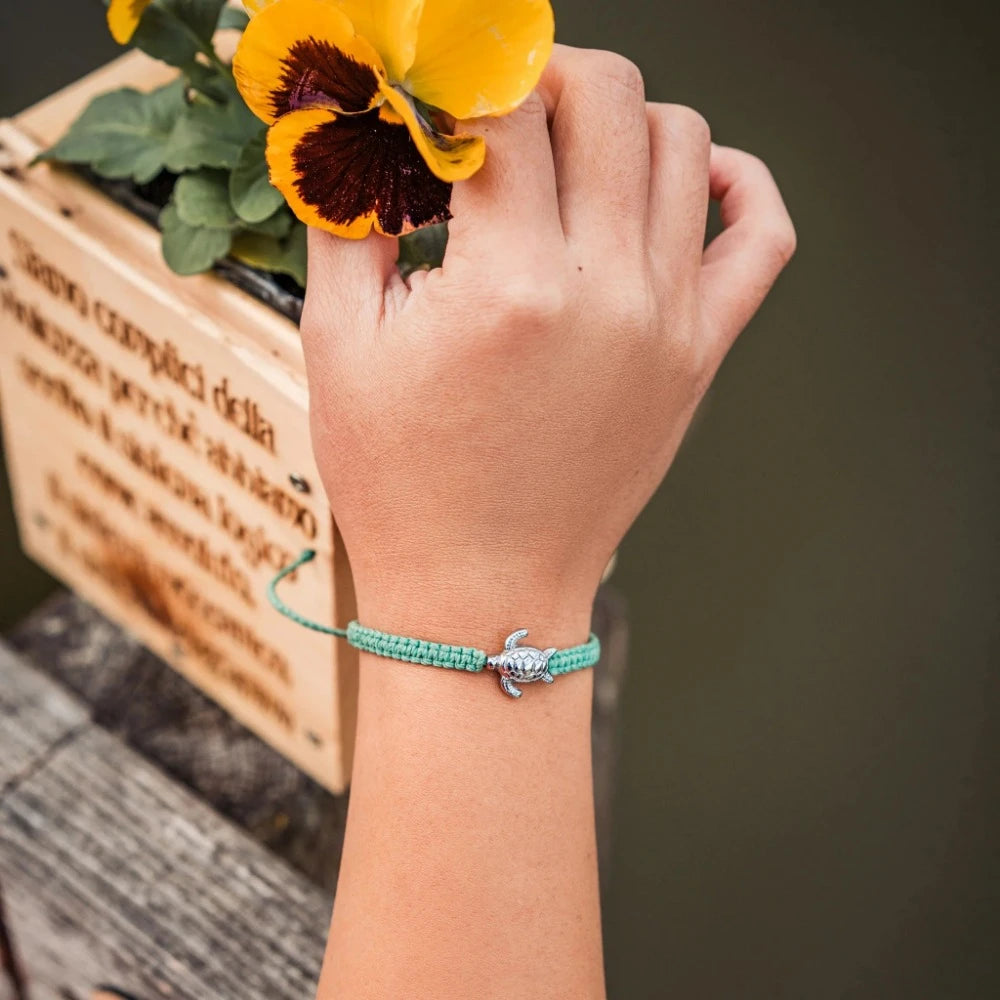 4Ocean Ocean Resilience Sea Turtle Bracelet - Eco-Friendly Adjustable Beaded Bracelet for Men & Women - Support Marine Conservation - Perfect for Beach, Travel & Everyday Wear