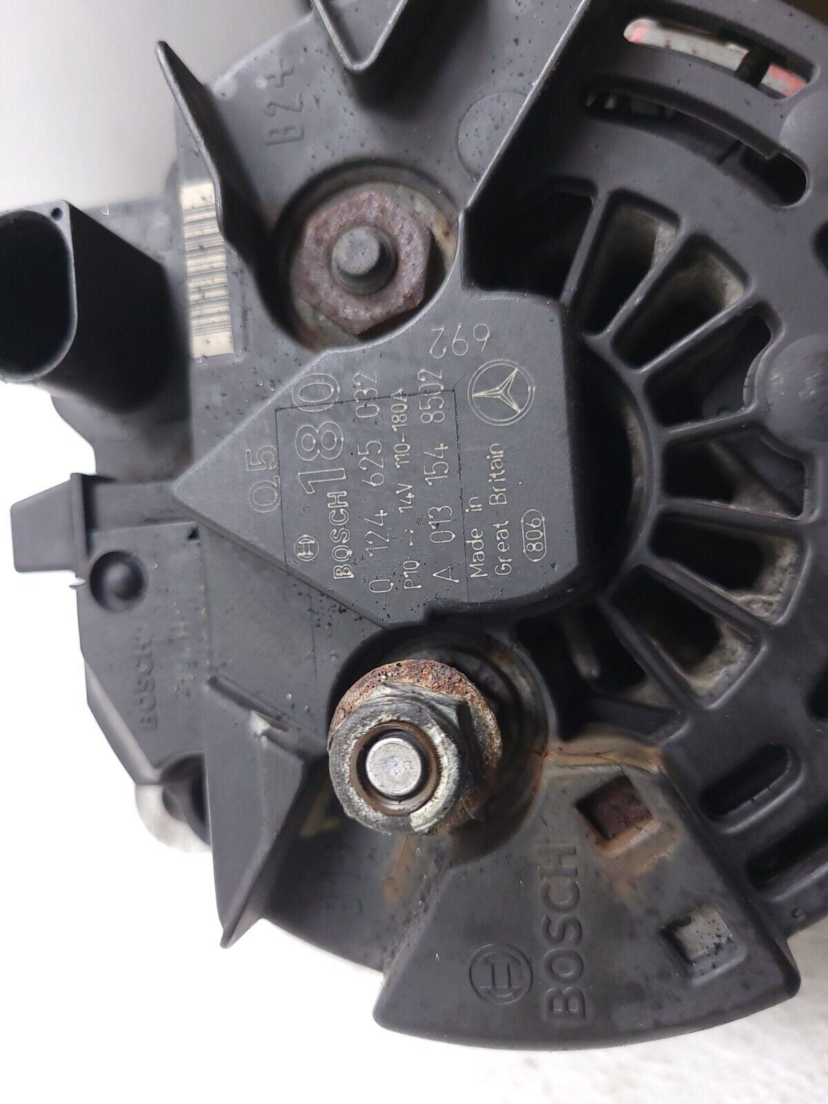 06-11 Mercedes ML500 Alternator OEM Replacement - High Performance Car Part for Smooth Driving & Longevity