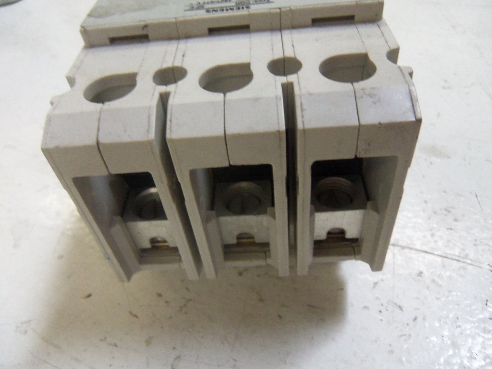 SIEMENS CQD340 40A Circuit Breaker - New Without Box - Perfect for Electrical Panels, Home & Industrial Use