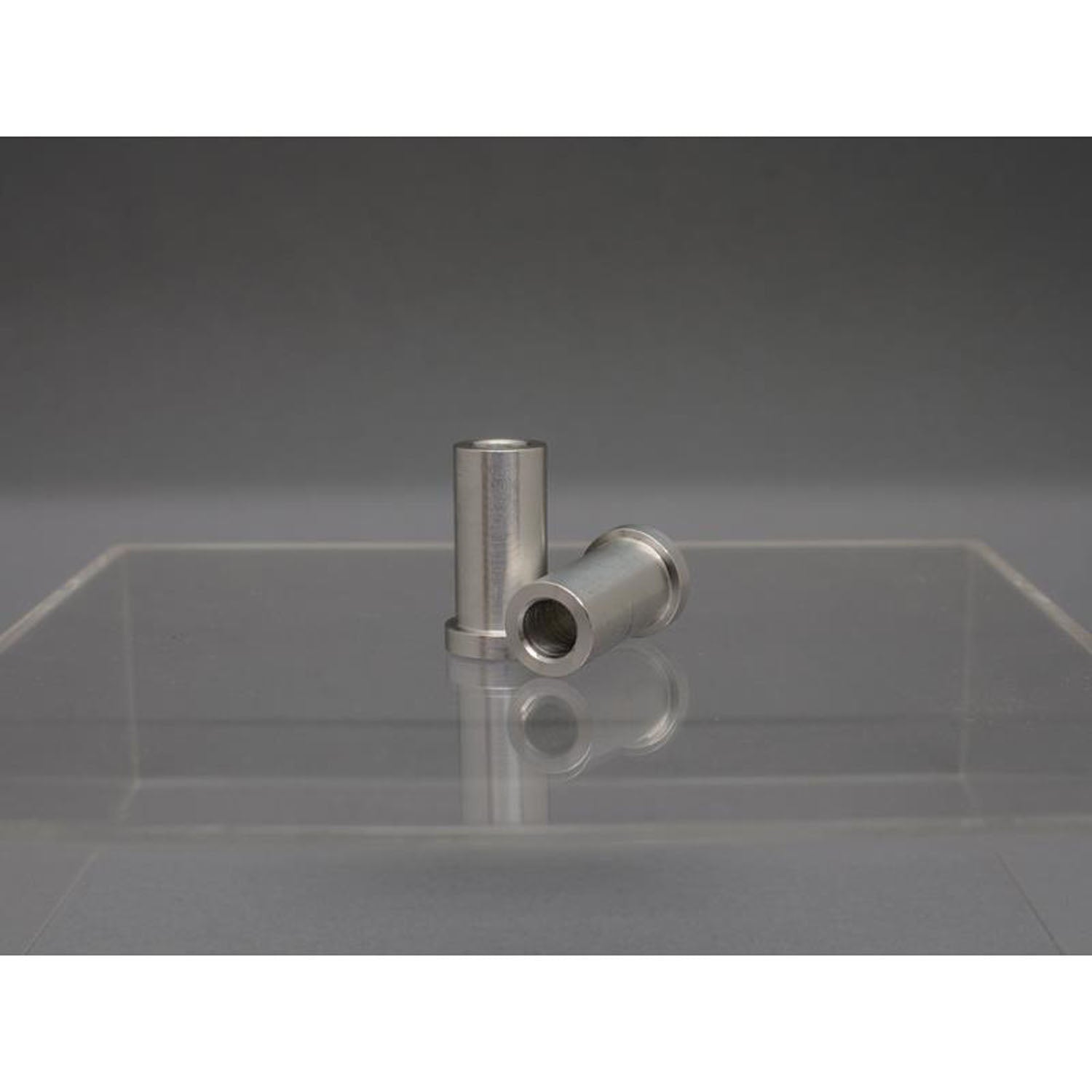 8mm Spool Sleeve for 27 2008S - Durable Replacement Part for Sewing Machines & Embroidery - Perfect for Home Crafting & Professional Tailoring