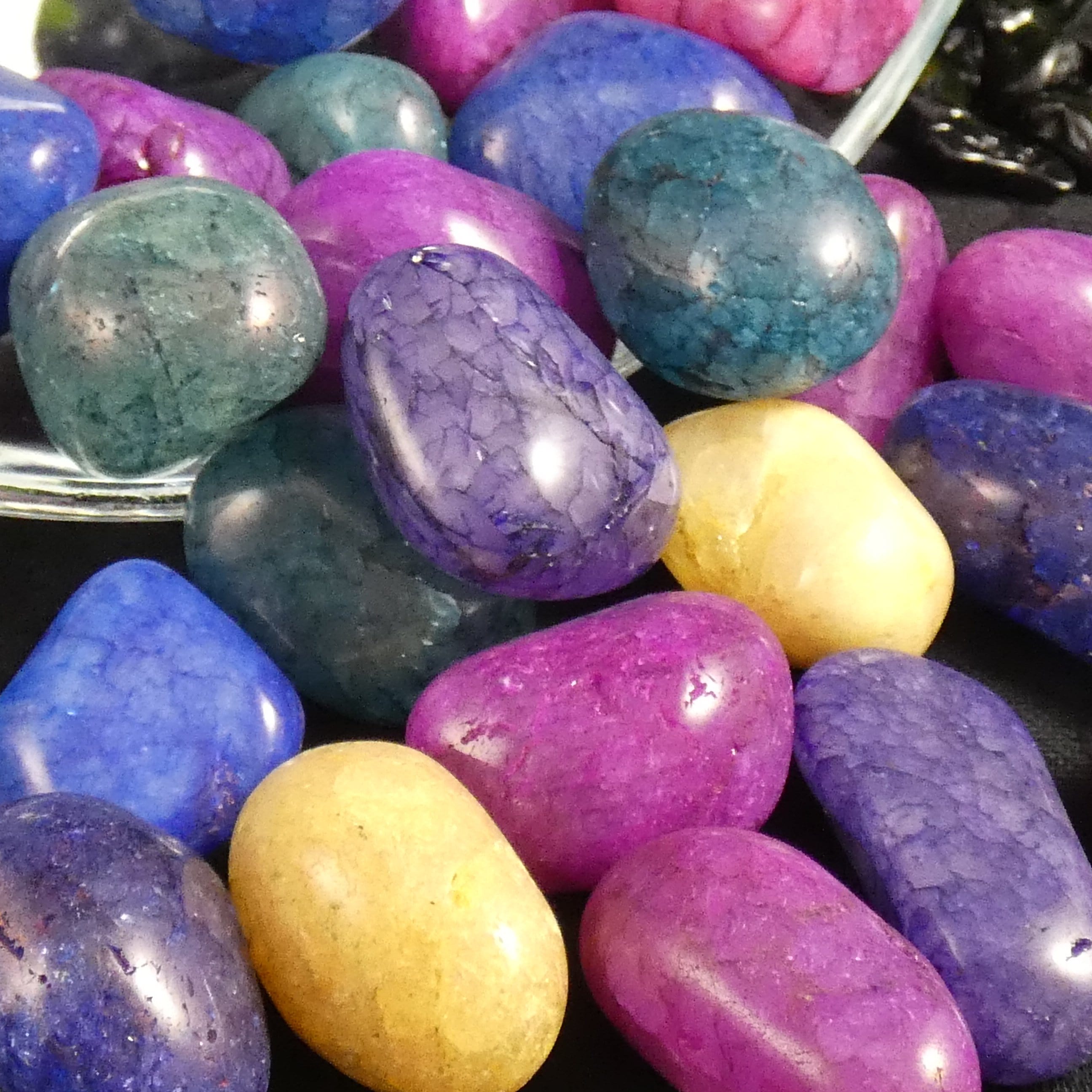Healing Crackled Quartz Tumbled Stones - Natural Gemstones for Chakra Balancing, Meditation & Energy Work - Perfect for Home Decor, Jewelry Making & Spiritual Practices