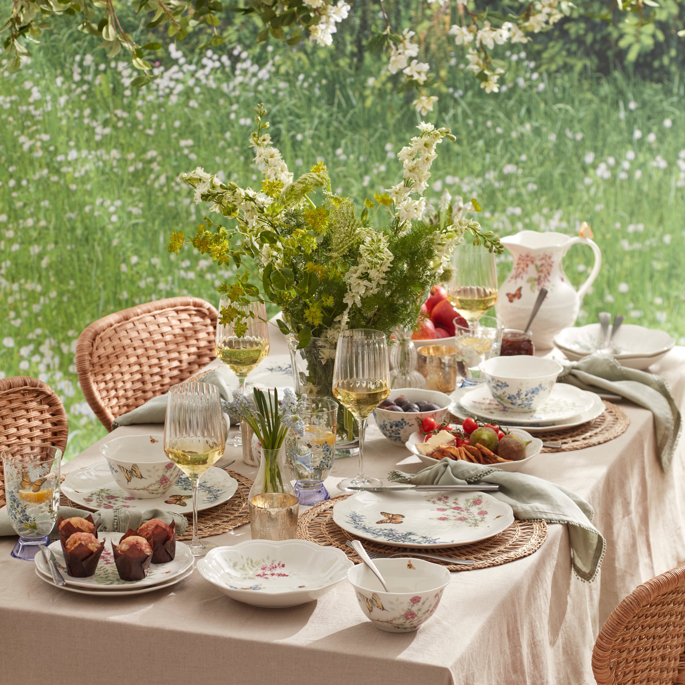 Butterfly Meadow Herbs 12-Piece Dinnerware Set - Porcelain Plates, Bowls & Mugs for Elegant Dining, Perfect for Home, Restaurant & Special Occasions