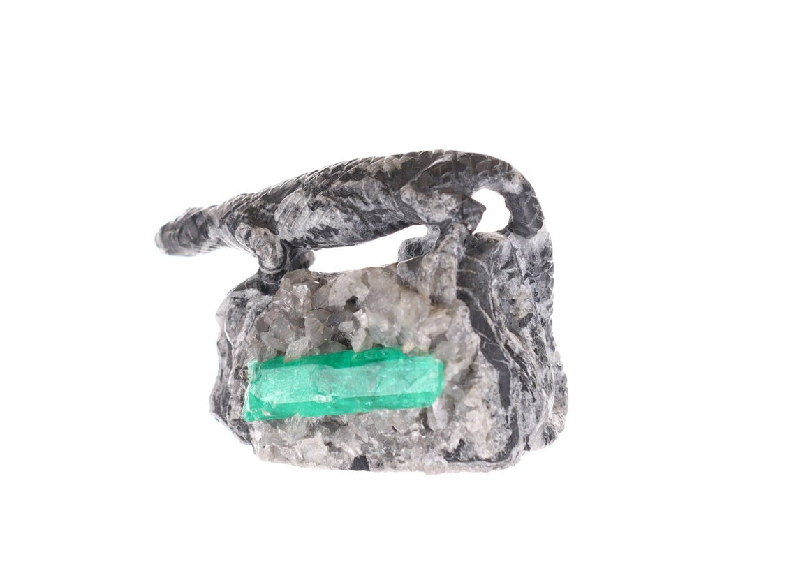 Authentic Colombian Emerald Komodo Dragon Rough Crystal Sculpture - Handcrafted Natural Gemstone Art for Home Decor, Office Display & Meditation Space