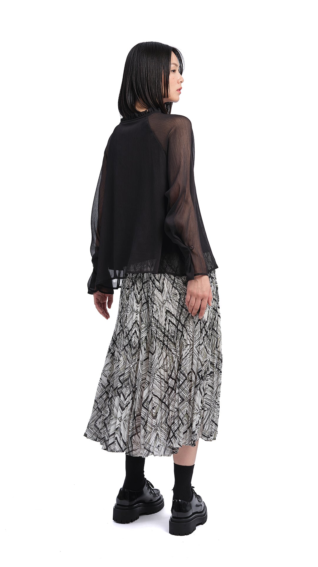 Stylish Textual Cropped Shirt for Women - Trendy Casual & Streetwear Fashion Top - Perfect for Summer Outfits, Music Festivals & Instagram Looks