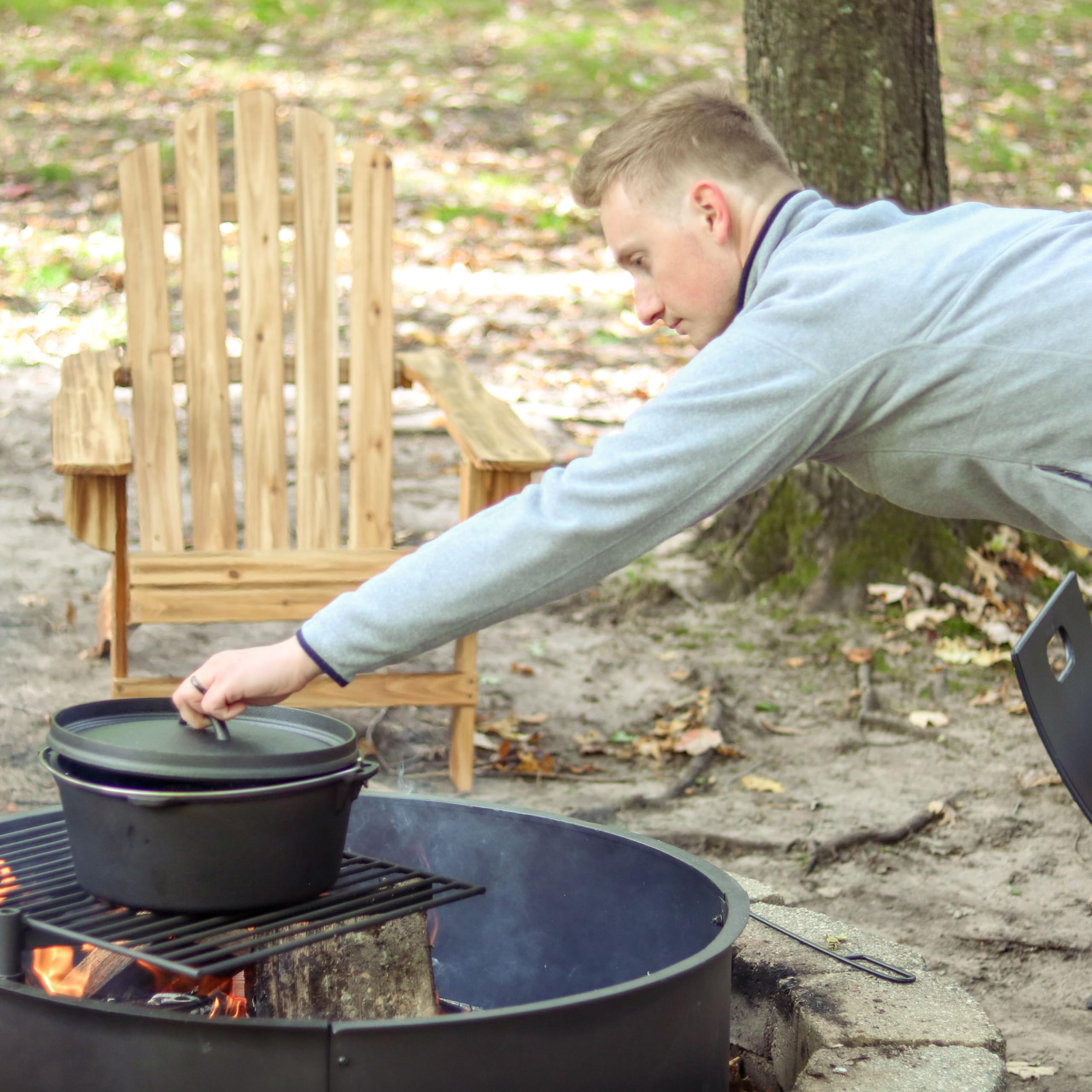 **Sunnydaze 8-Quart Pre-Seasoned Cast Iron Dutch Oven with Lid & Handle – Heavy Duty Camping, Chili, Stew & Soup Pot – Perfect for Outdoor Cooking, Backpacking & Home Kitchen Use**