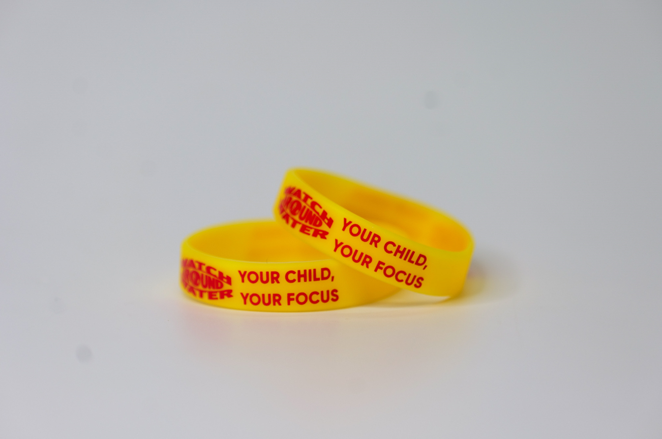 Waterproof Silicone Wristbands for Swimming & Water Sports - U10 Yellow Watch Around Band (Pack of 1) - Perfect for Pool Parties, Beach Activities & Fitness Tracking