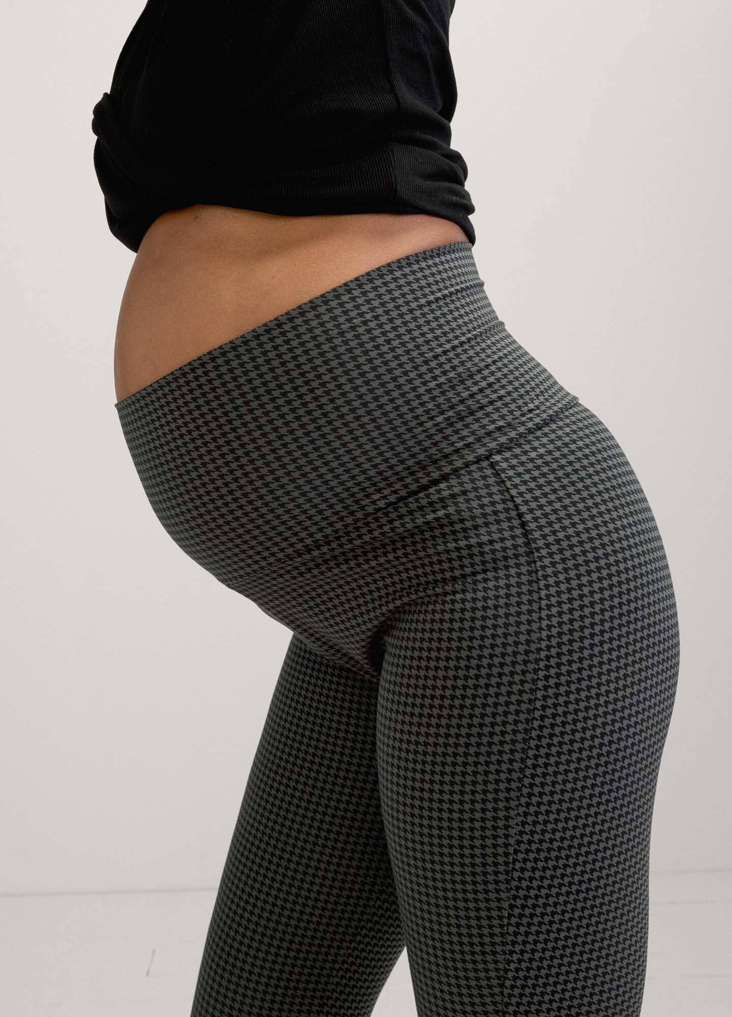The Ultimate Before, During & After Crop Flare - Perfect for Yoga, Running & Outdoor Activities | High-Performance Athletic Wear for Women
