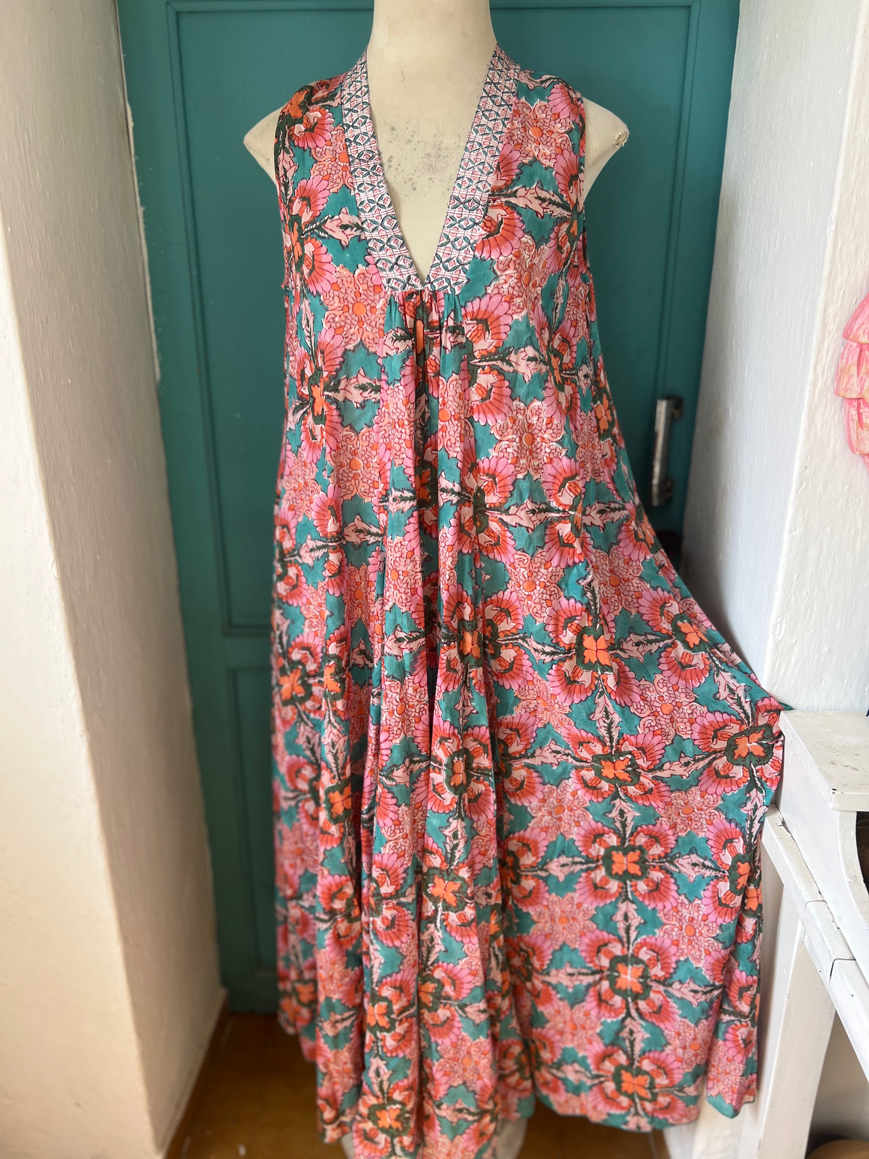 Boho Sleeveless Maxi Dress with Pink Floral Print - Women's Summer Beach Dress for Vacation, Wedding & Outdoor Events