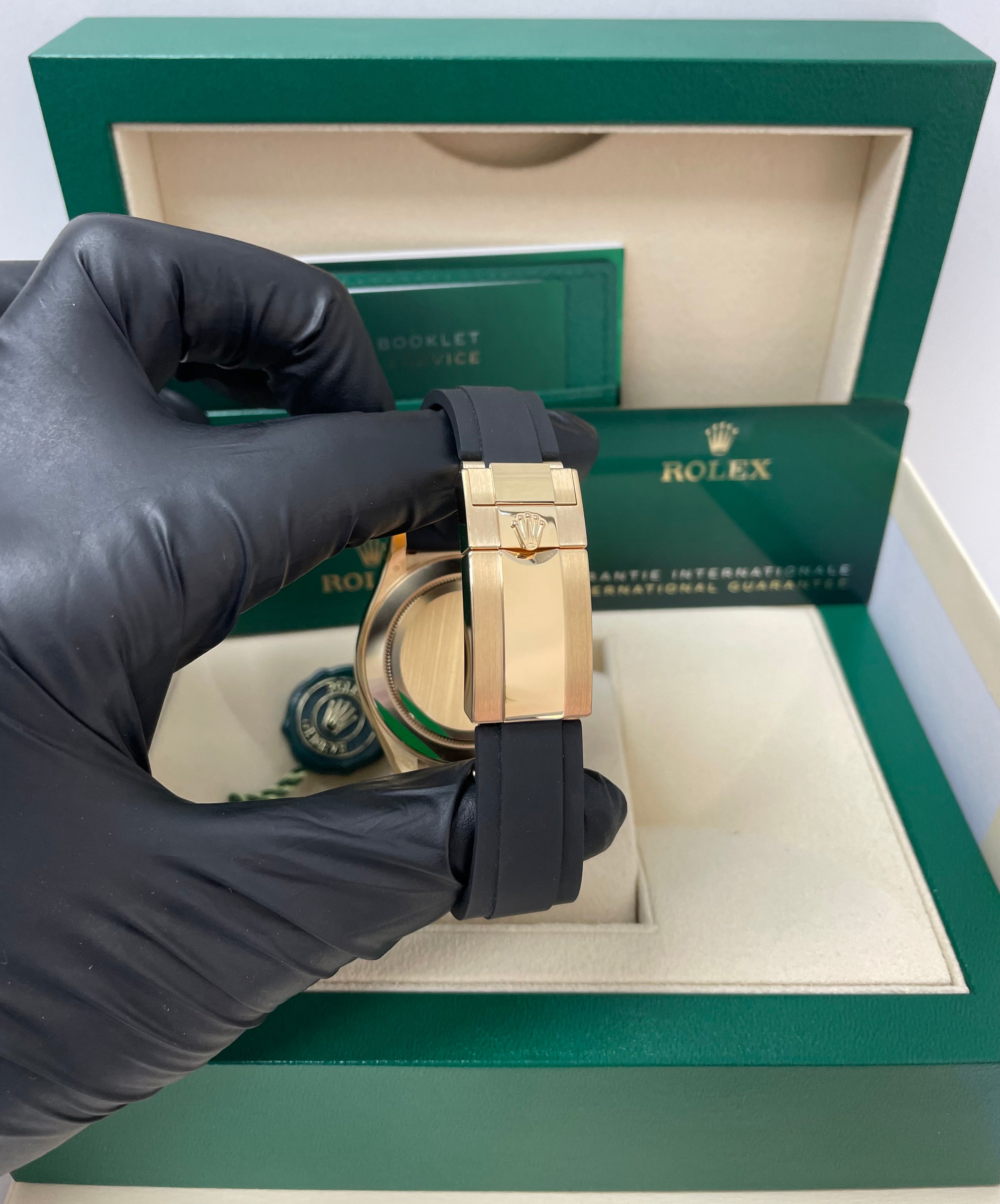 Rolex Daytona 40mm Champagne Dial with Black Subdials & Black Oysterflex Strap Ref 116518LN - Luxury Men's Watch for Business, Gala & Special Occasions