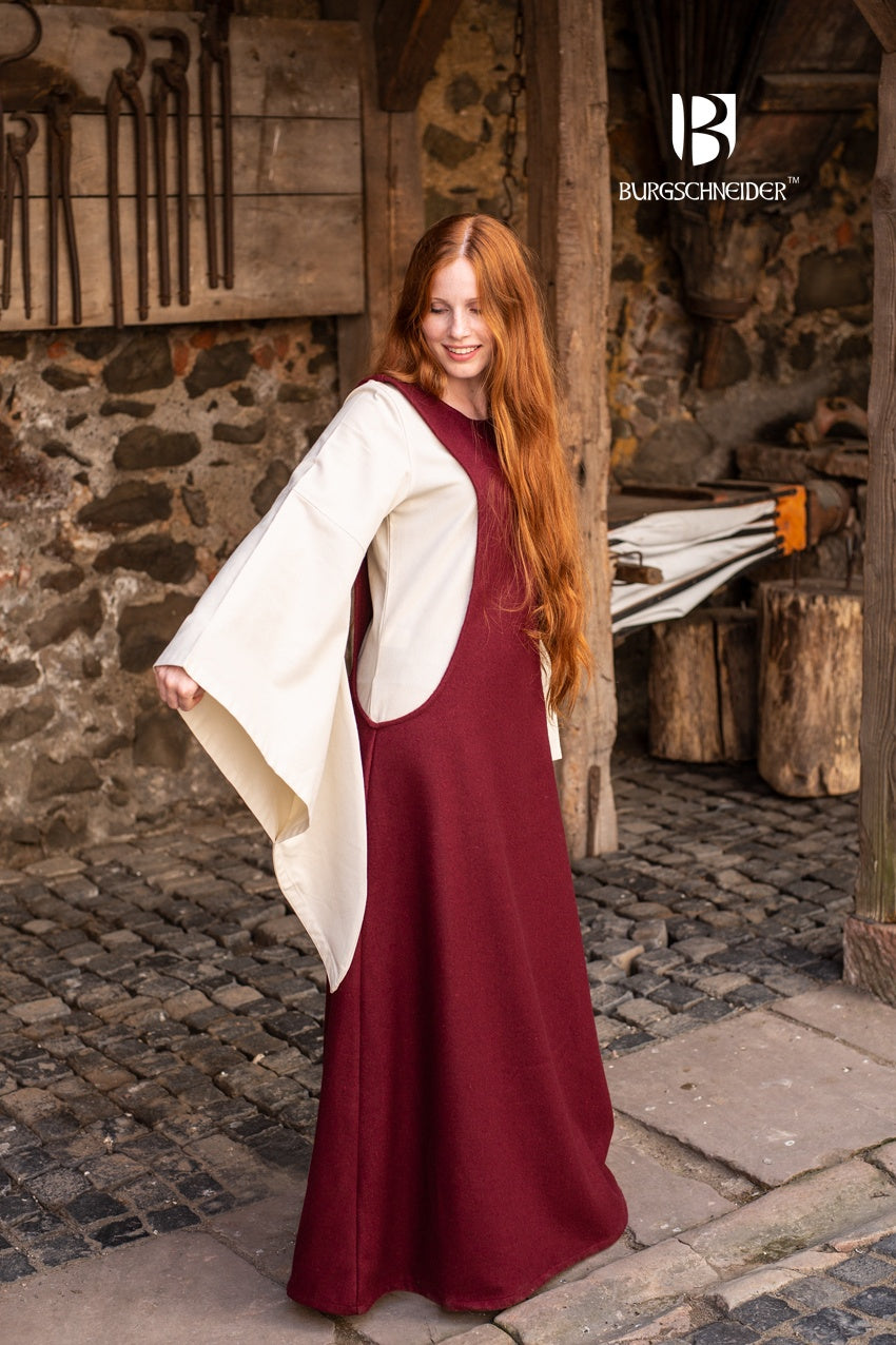Wool Surcoat Albrun Red - Medieval Renaissance Costume for LARP, Cosplay & Historical Reenactment