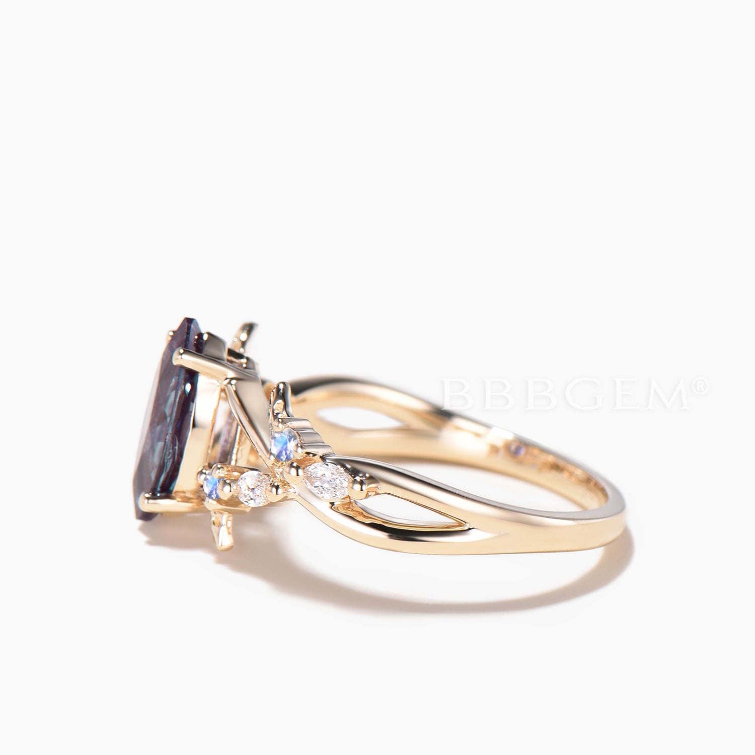 **Marquise Color Change Alexandrite Split Shank Wedding Ring - Moonstone Leaf Design for Engagement, Anniversary & Bridal Jewelry - Perfect for Romantic Occasions & Special Gifts**