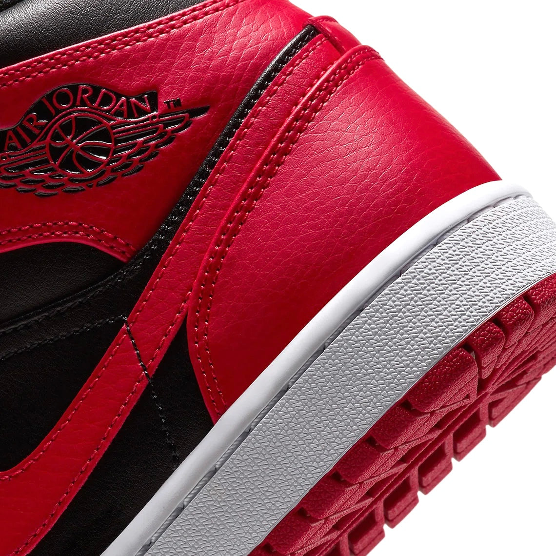 Air Jordan 1 Mid GS Bred Banned Black Gym Red Basketball Shoes 2020 - Perfect for Streetwear Fashion & Gym Training