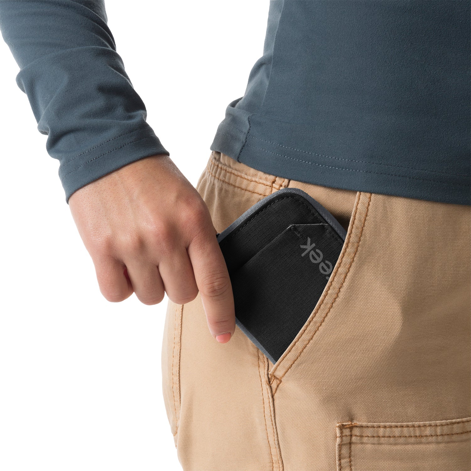 Eagle Creek RFID Blocking Travel Wallet - Secure & Slim Passport Holder for Men & Women - Perfect for Airports, Business Trips & Everyday Use