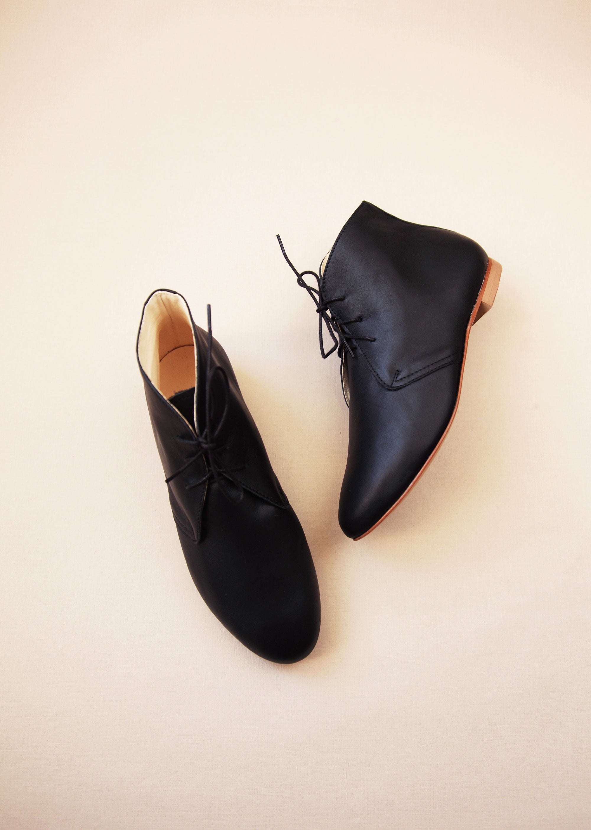 LEA Classic Black Boots for Women - Comfortable & Stylish Ankle Boots for Fall & Winter - Perfect for Office, Casual Outfits, and Outdoor Walking