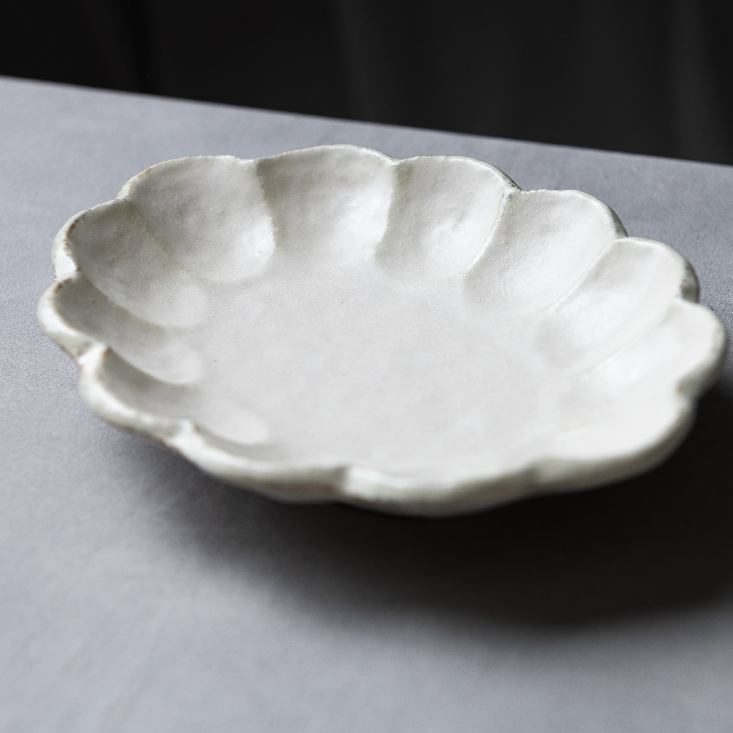 Rinka 18.5cm Oval Ceramic Dinner Plate - Pink | Elegant Tableware for Dining, Parties & Home Decor