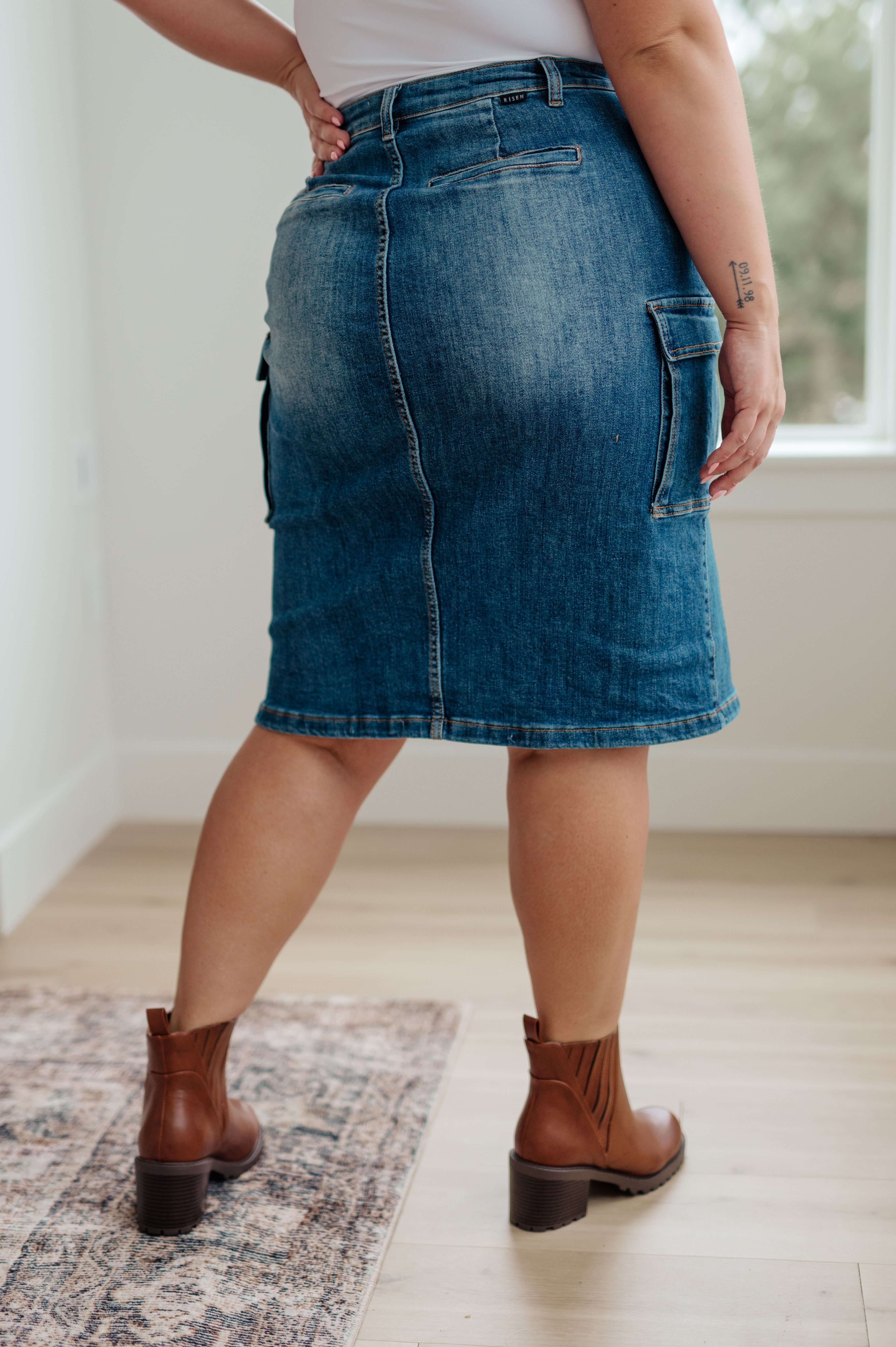 Always Be There Cargo Denim Skirt for Women - High Waist Stretch Denim Skirt with Pockets | Perfect for Casual Outfits, Streetwear & Travel