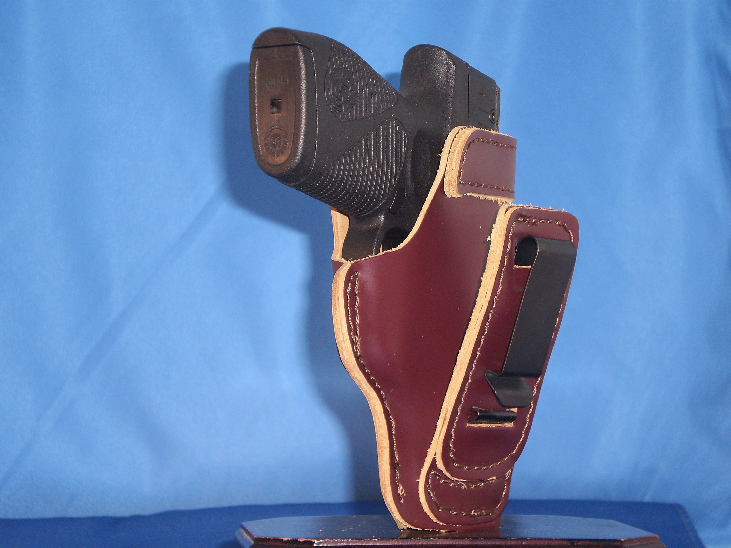 Smith & Wesson 340 PD Right Hand IWB Concealed Carry Holster - Comfortable Shirt Tuck Design for Everyday Carry (EDC) & Personal Protection
