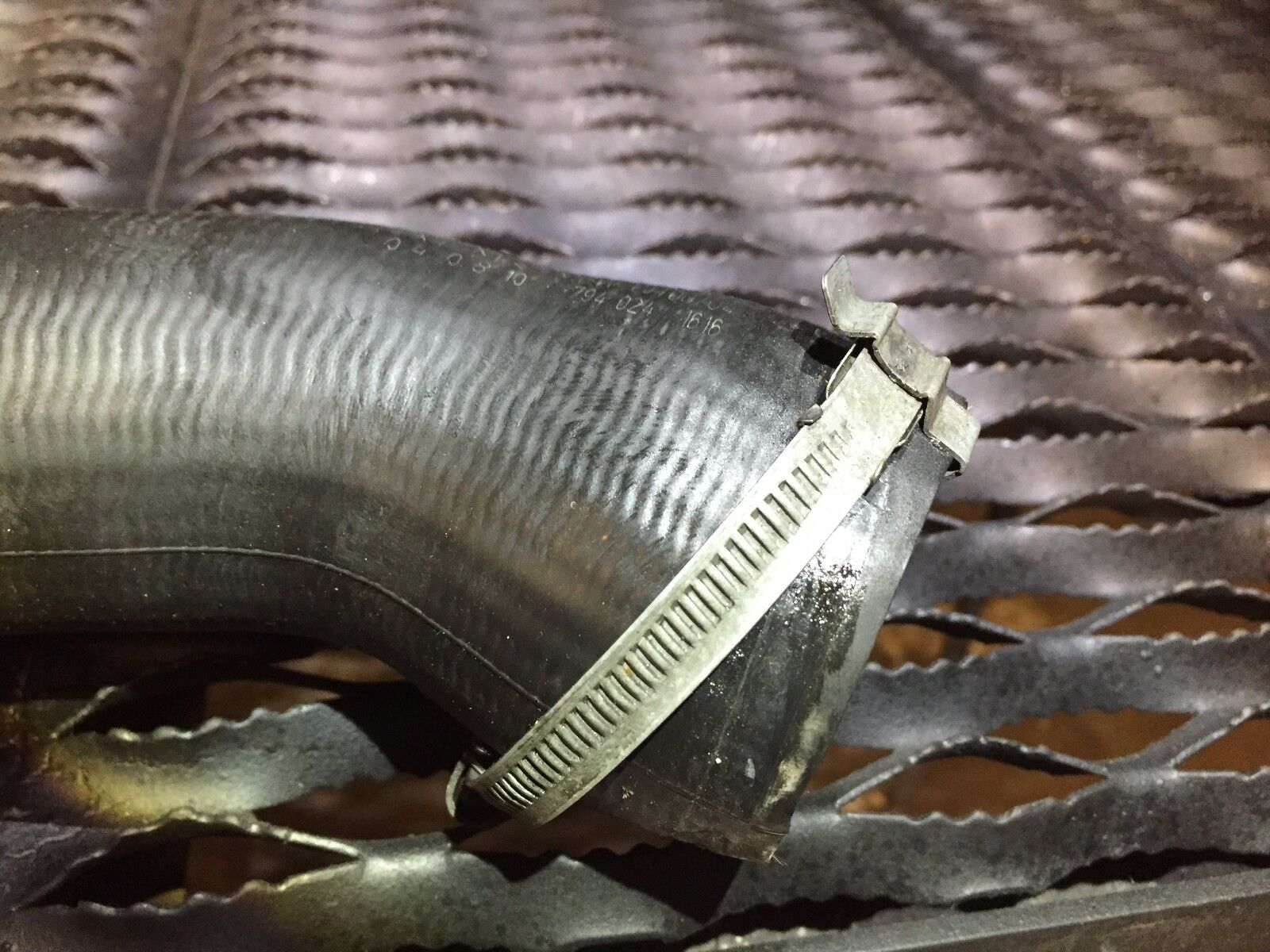 Volvo S40 T5 2.5 Turbo Intercooler Tube Hose Line Pipe OEM Replacement for 2005-2011 Models - Perfect for Turbo Performance Upgrades & Engine Maintenance