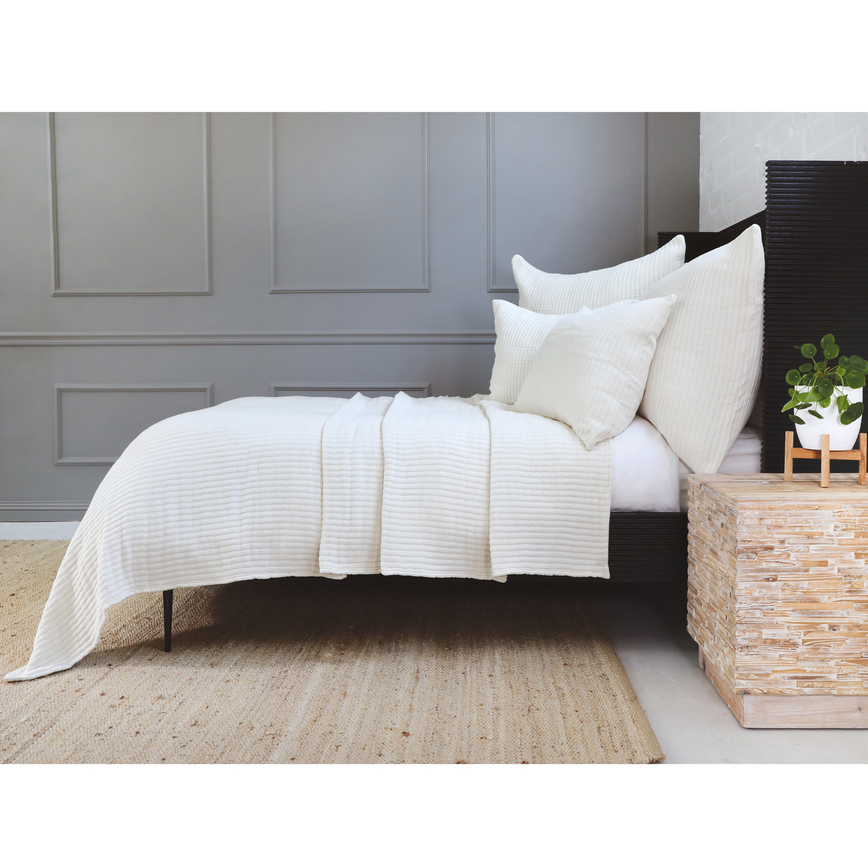 Premium Vancouver Coverlet - Soft & Breathable Bedspread for All Seasons | Perfect for Home, Hotel, and Airbnb Decor