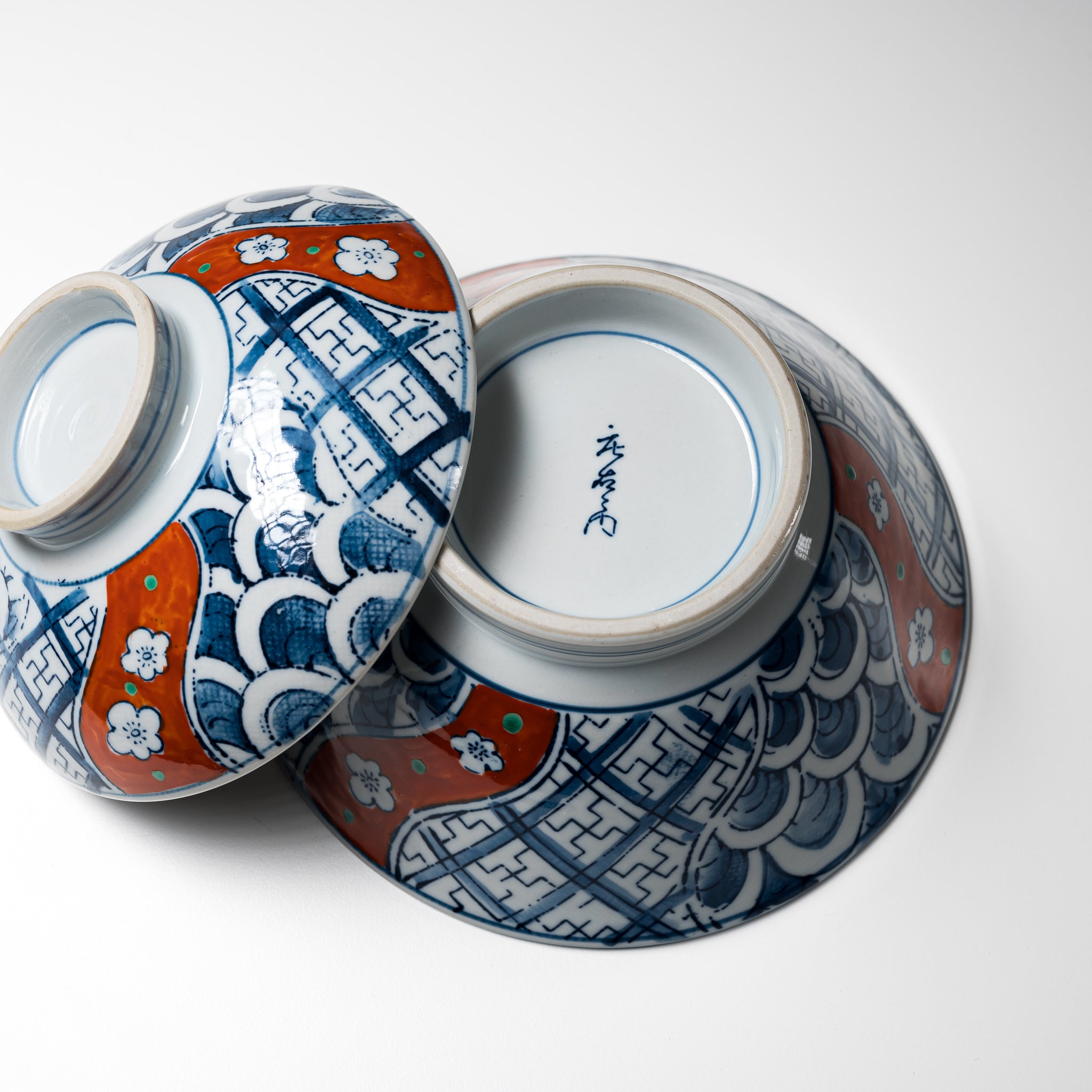 Handmade Mino Ware Donburi Bowl with Lid - 16cm Traditional Japanese Blue Arita Porcelain Rice Bowl for Sushi, Ramen & Soup | Microwave & Dishwasher Safe