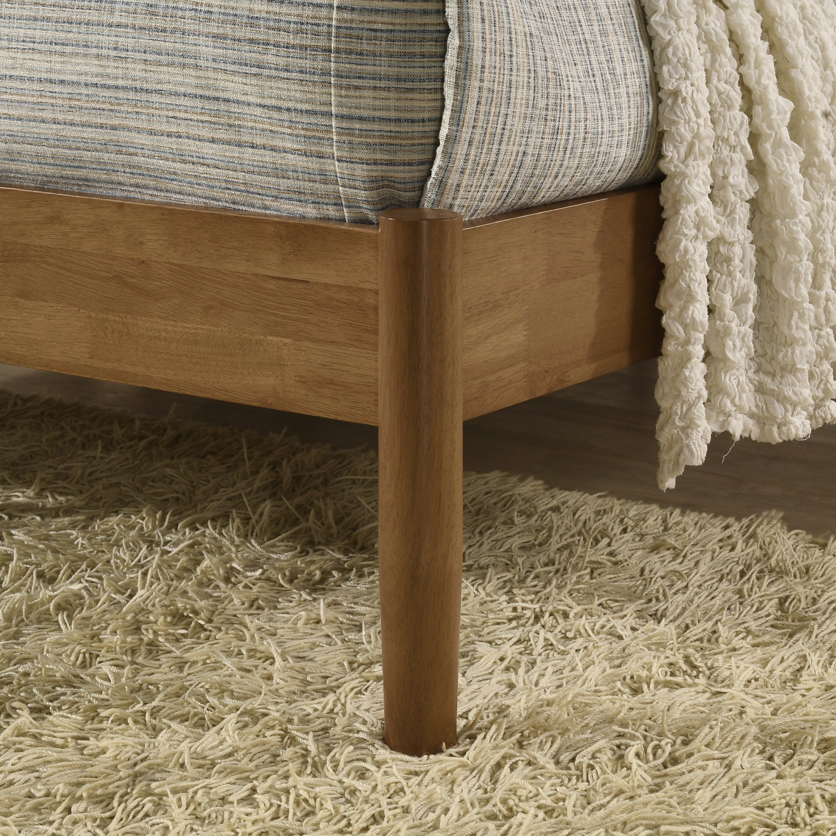 Roundhill Furniture Vichy Rubberwood Platform Bed in Light Walnut - Solid Wood Frame, Modern Minimalist Design for Bedroom, Guest Room or Dorm