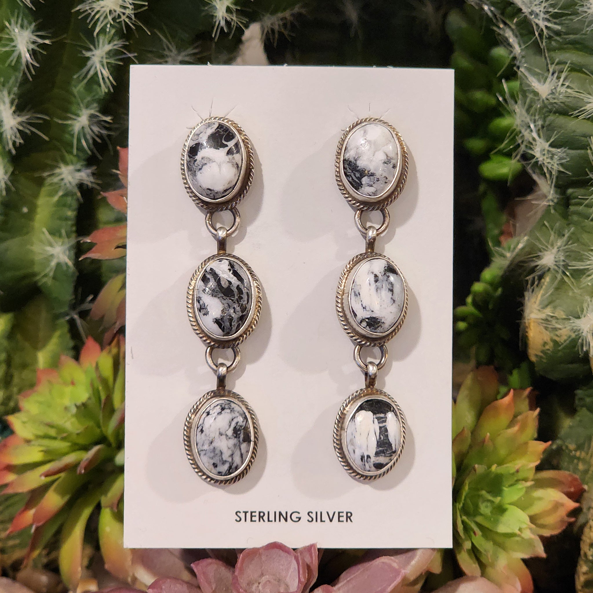 D Skeets WB 3 Stone - Premium Quality Jewelry for Women, Perfect for Weddings, Anniversaries & Special Occasions