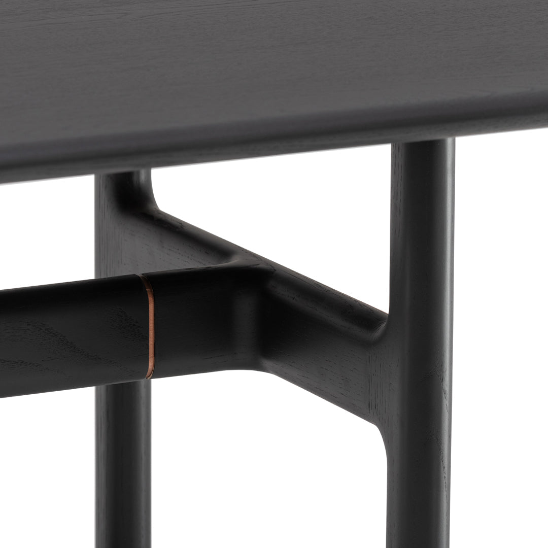 Brioni Modern Dining Table - Elegant Wooden Kitchen Table for 6-8 People | Perfect for Family Dinners & Entertaining Guests