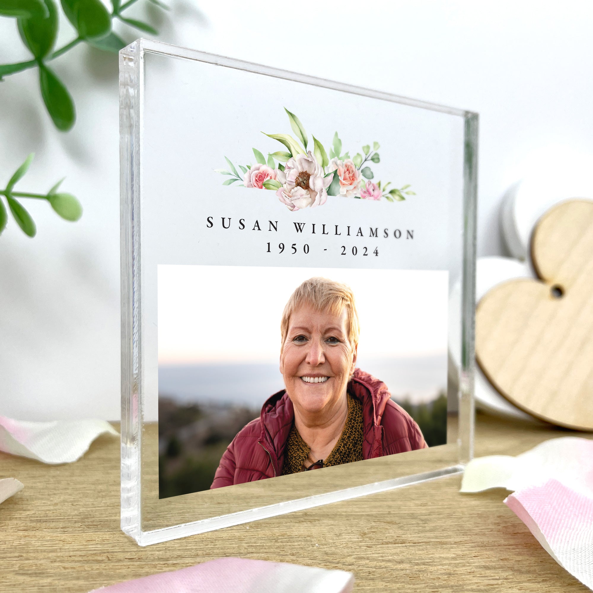 Personalized Pink Floral Memorial Photo Crystal Keepsake - Custom Engraved Memorial Gift for Loved Ones, Perfect for Anniversaries, Funerals & Remembrance Ceremonies