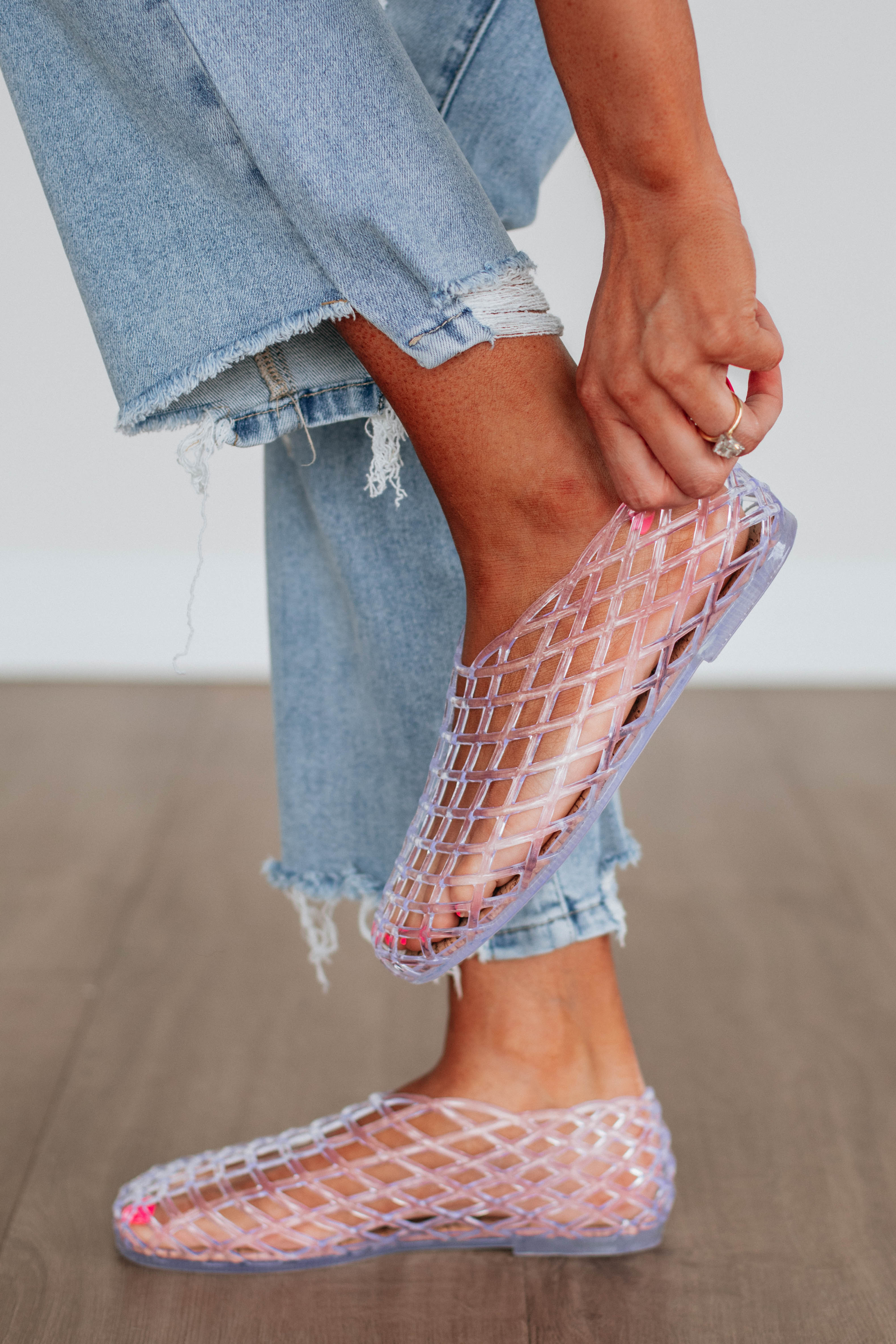 Clear Jelly Flats for Women - Comfortable & Stylish Transparent Sandals for Summer, Beach, Casual Outfits and Daily Wear
