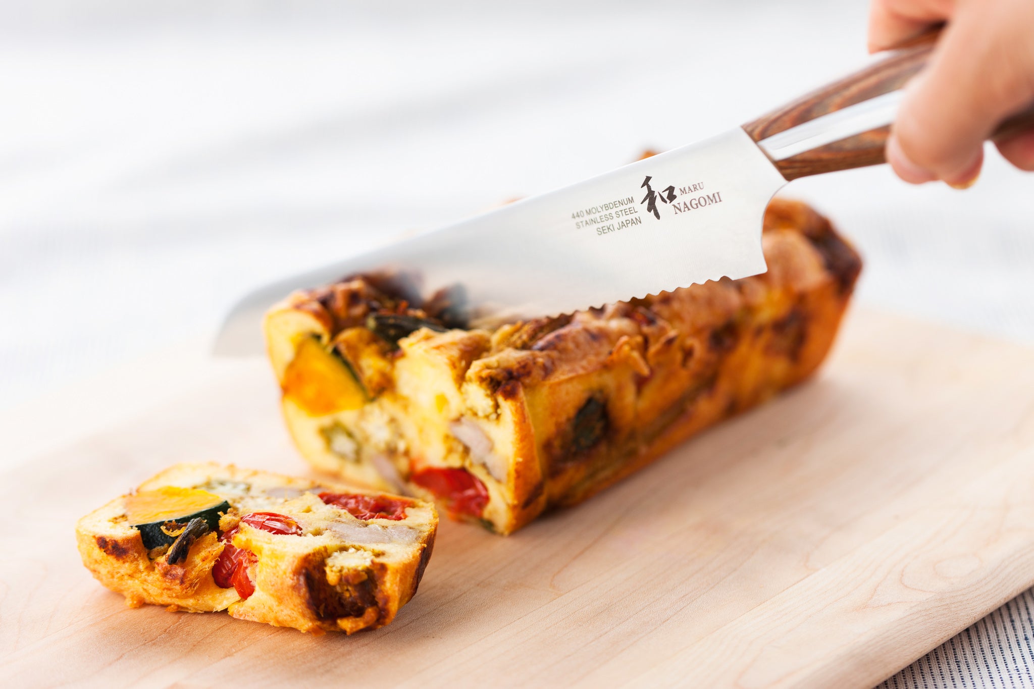 Premium Nagomi Japan Bread Knife - Ultra Sharp Stainless Steel Blade for Perfect Slicing - Ideal for Artisan Breads, Cakes & Pastries - Perfect for Home Bakers & Professional Chefs