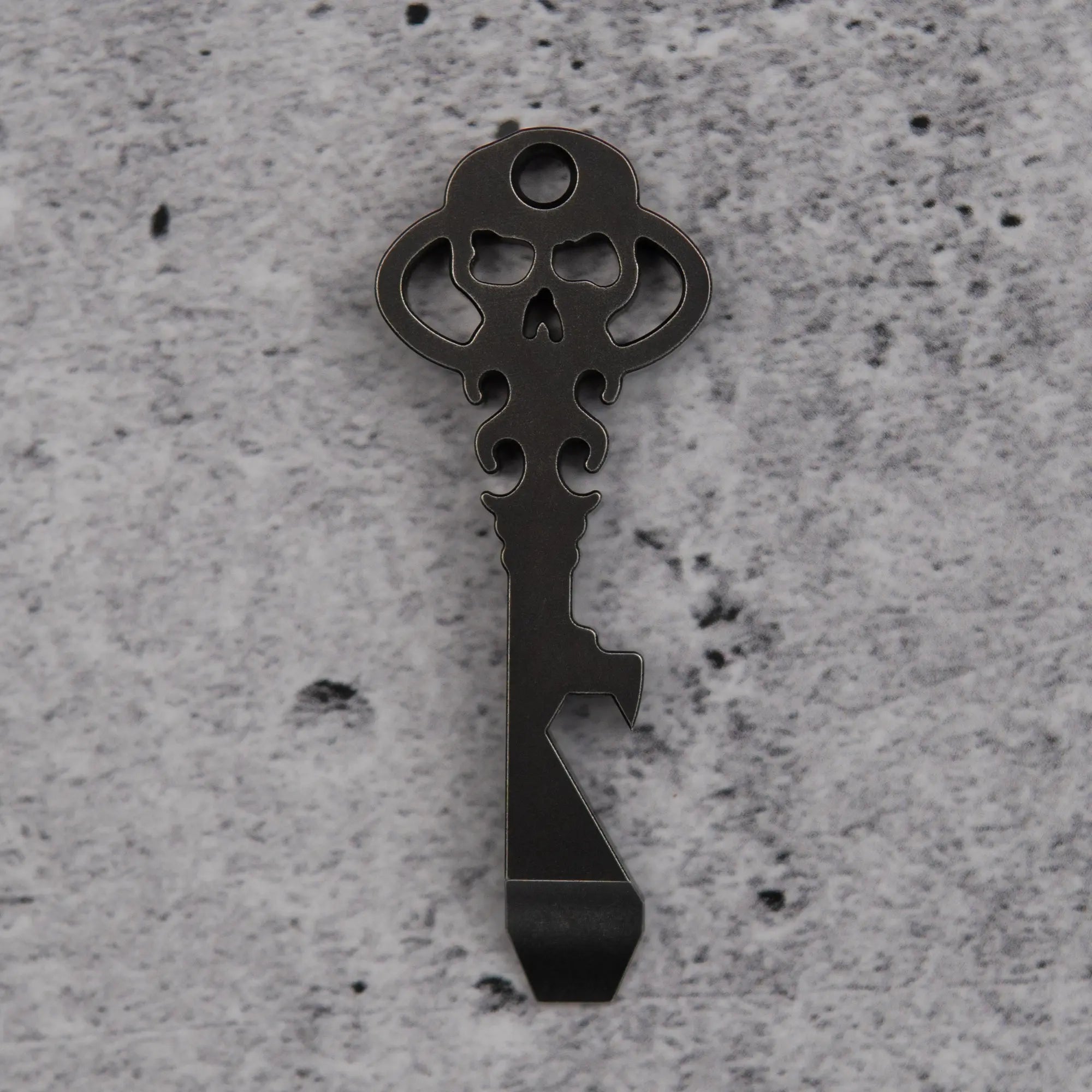 Chaves Key Tool Pry Bar - High-Quality Multi-Tool for EDC, Survival & Tactical Use - Perfect for Outdoor Adventures, Camping & Emergency Situations