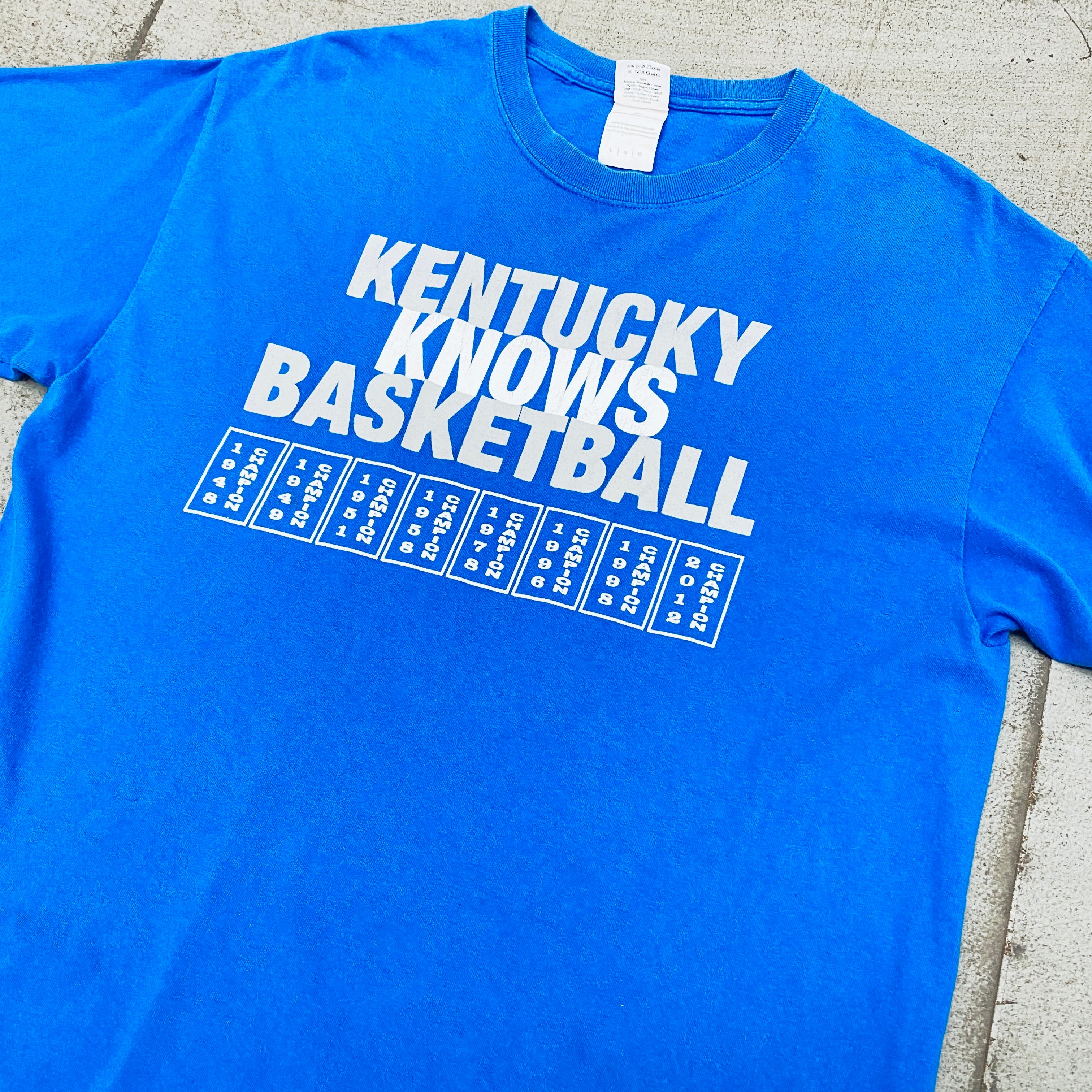 2012 Kentucky Wildcats Basketball Graphic Tee - Men's NCAA Fan Apparel for Game Day & Casual Wear