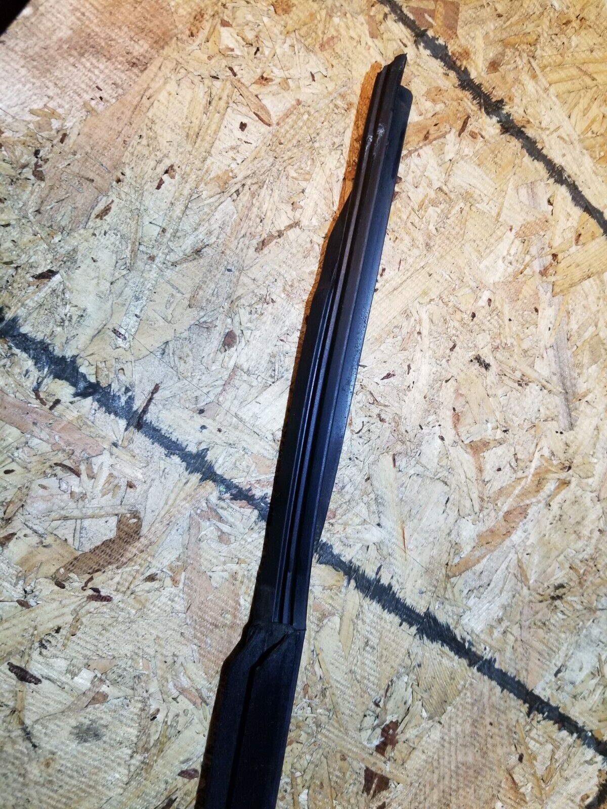 04-07 Saab 9-3 Convertible Left Driver Side Door Glass Seal Trim Molding OEM Replacement Part - Perfect for Window Leak Repair & Weatherproofing