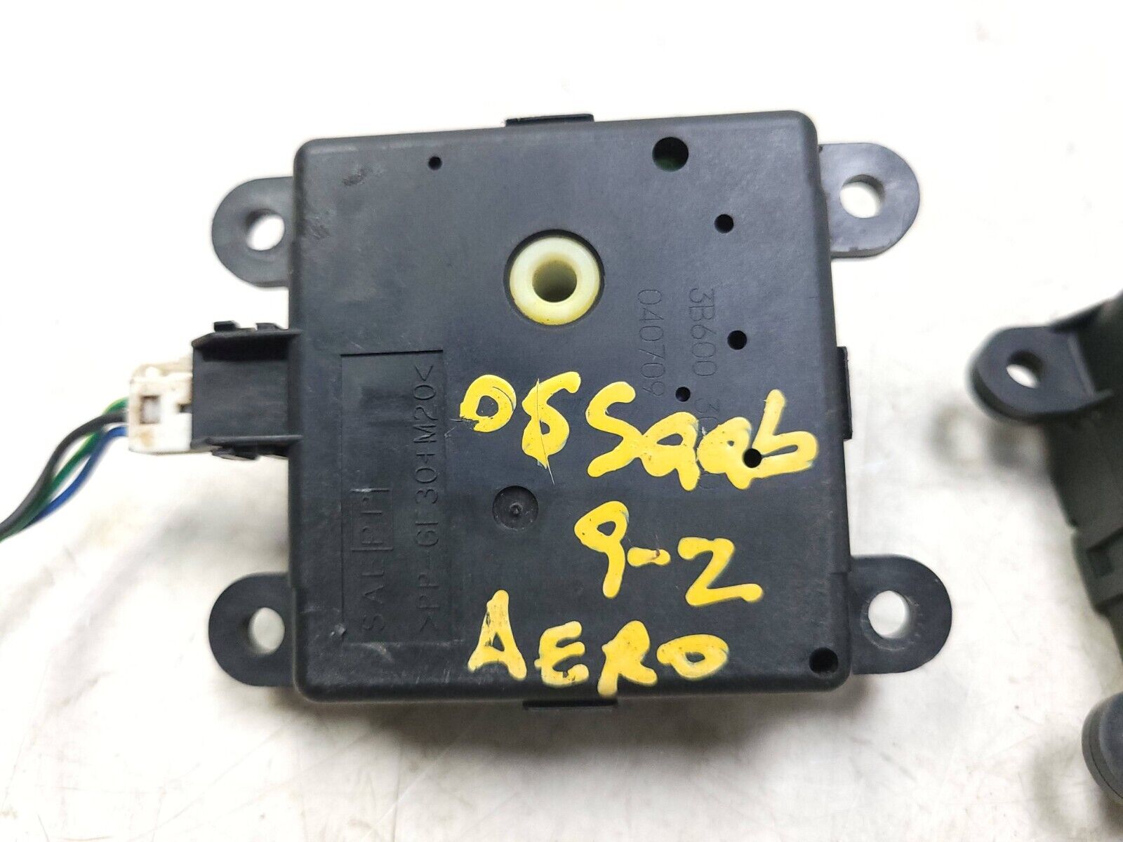04 05 06 Saab 9-2X HVAC Heater Flap Vent Actuator Pair - OEM Replacement for Subaru WRX - Perfect for AC System Repair & Climate Control Maintenance
