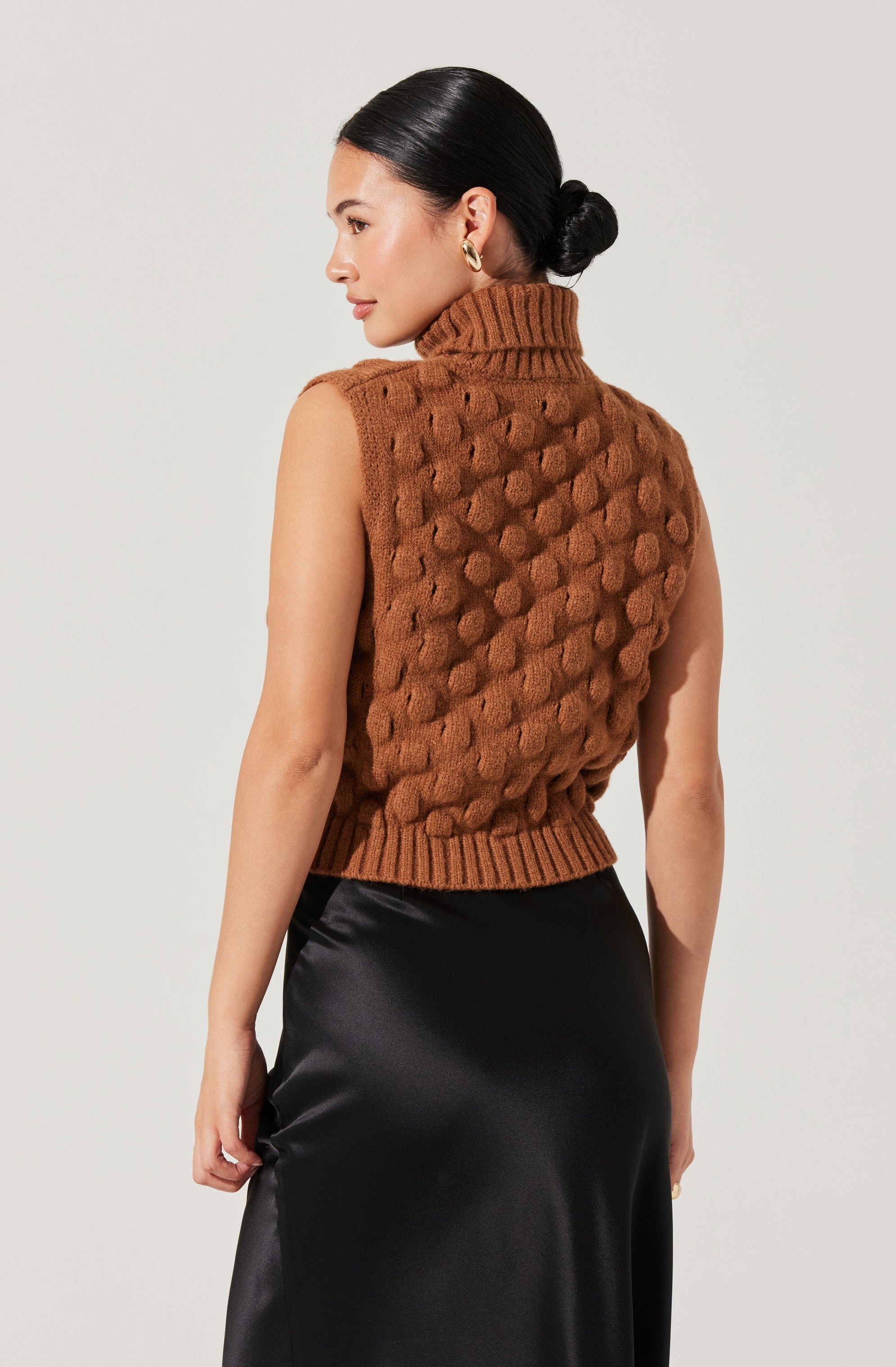 Textured Turtleneck Sweater Vest for Women - Cozy Knit Pullover Sleeveless Top - Winter Layering Piece for Office, Date Night & Casual Outfits