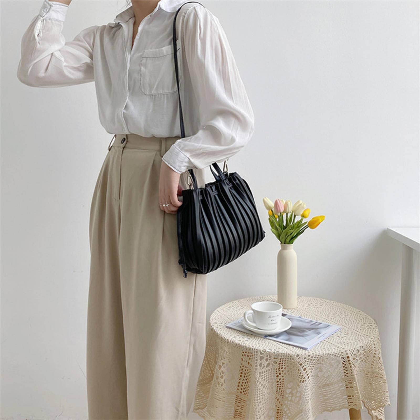 Trendy Korean Style Striped Shoulder Messenger Bag for Women - Portable & Fashionable Crossbody Purse - Perfect for Work, Travel & Daily Outfits