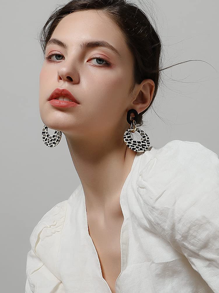 Stylish Acrylic Geometric Drop Earrings for Women - Black & White Chunky Paperclip Chain Link Dangle Earrings - Trendy Statement Jewelry Gift for Parties, Work & Everyday Wear
