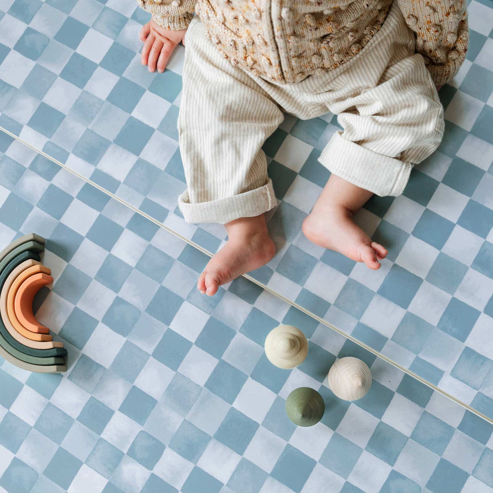 High-Quality Tumbling Mat with Checker Pattern - Perfect for Gymnastics, Yoga & Home Fitness Workouts