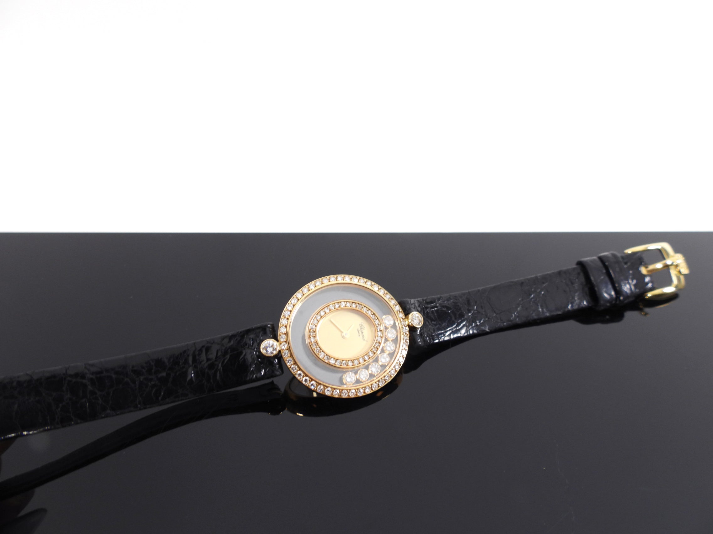 Chopard Happy Diamonds 18k Gold Luxury Watch for Women - Elegant Swiss Timepiece with Floating Diamonds for Special Occasions & Gifts