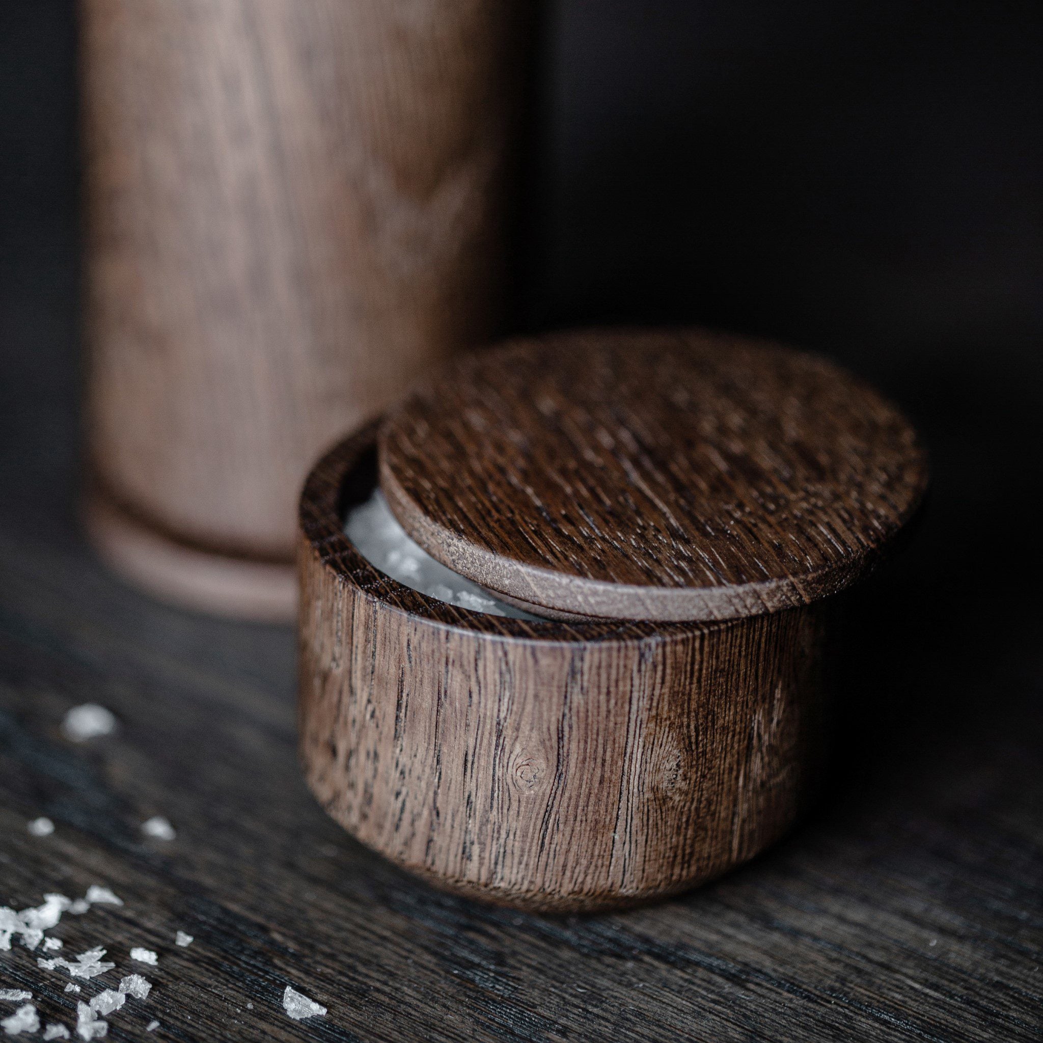 EKTA LIVING 'Salt Me' Smoked Oak Salt Dish - Premium Wooden Salt Cellar for Kitchen & Dining Table - Perfect for Seasoning, Cooking, and Tabletop Decor