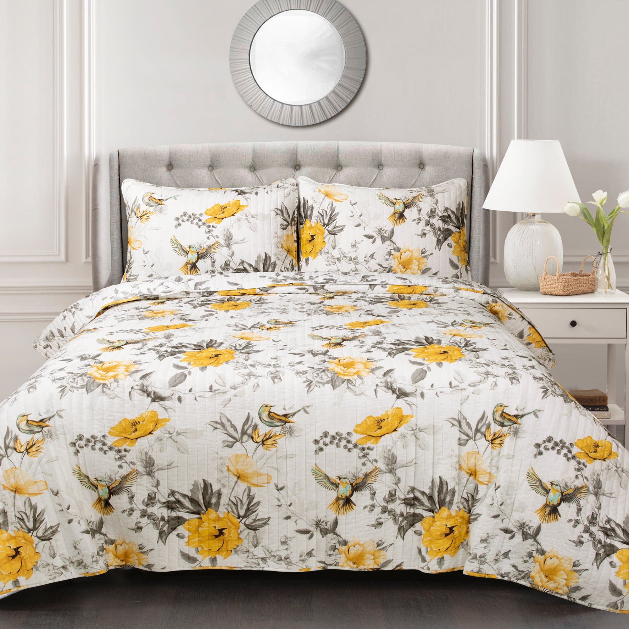 Penrose Floral 3-Piece Quilt Set - Queen Size Bedding with Matching Pillow Shams - Soft & Comfortable for All Seasons - Perfect for Master Bedrooms, Guest Rooms & Cozy Home Decor