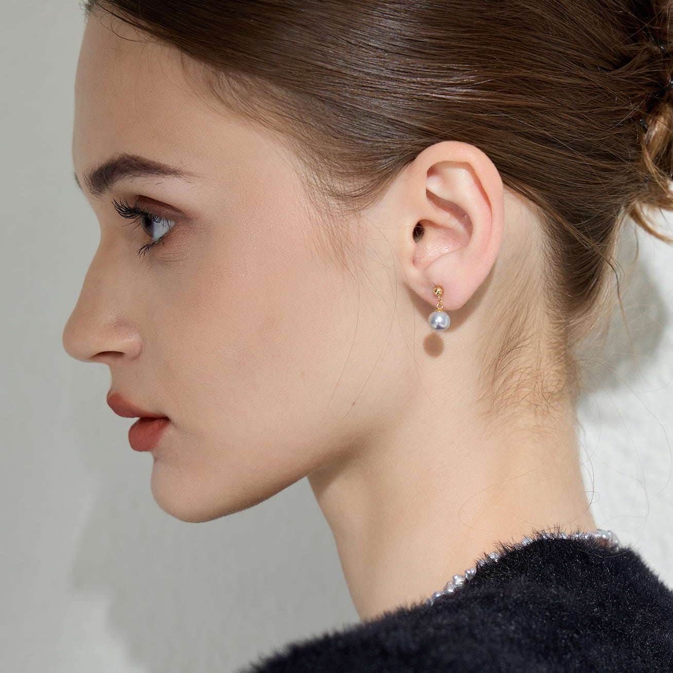 18K Silver Blue Akoya Pearl Earrings for Women - Classic Stud Earrings with Genuine Pearls - Perfect for Weddings, Parties & Special Occasions KE00134