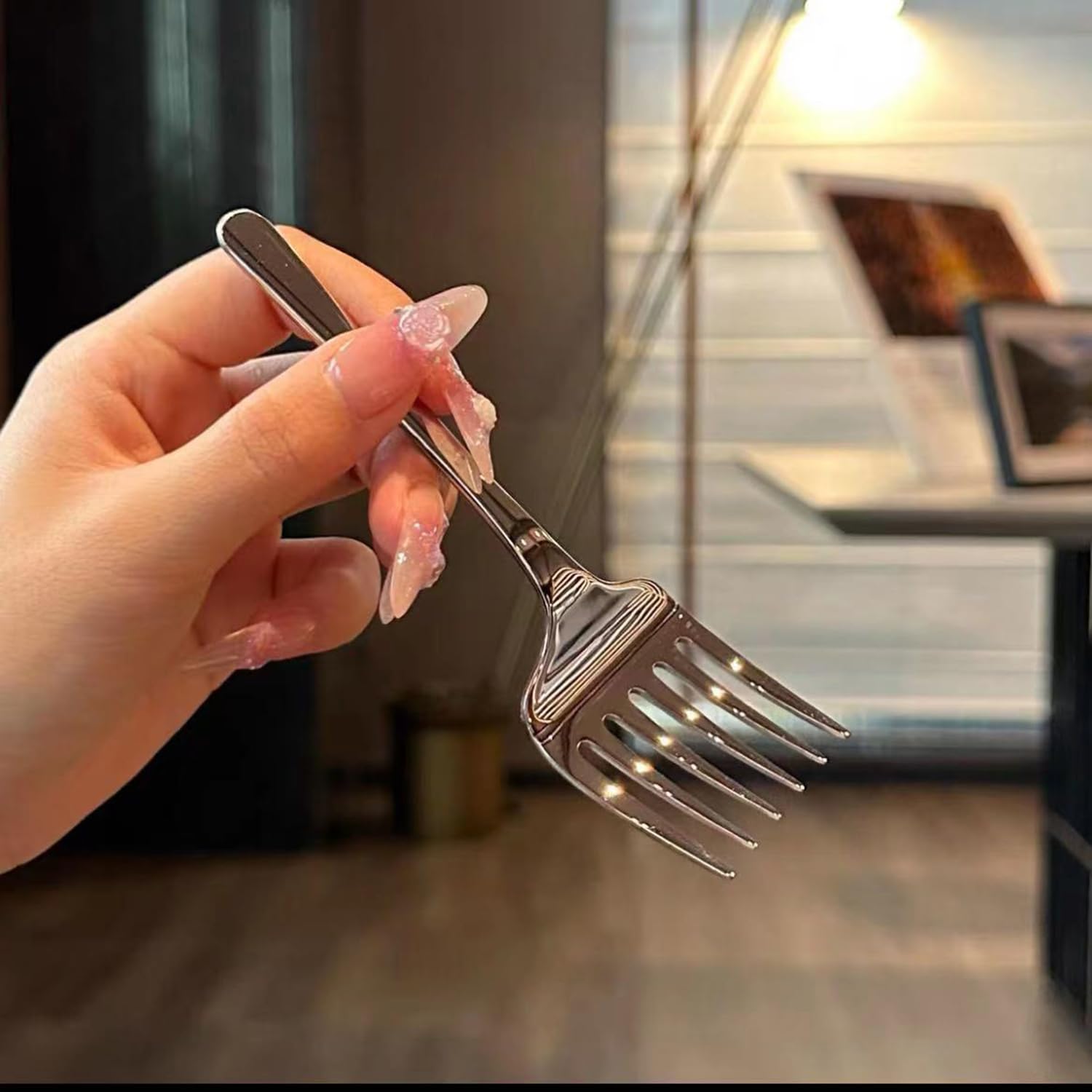 Premium Stainless Steel Dessert Forks Set - Elegant Silver Wing Design Appetizer Forks for Cakes, Fruits & Salads - 5.3 Inch Party Utensils (2-Pack) - Perfect for Weddings, Restaurants, Catering & Home Entertaining