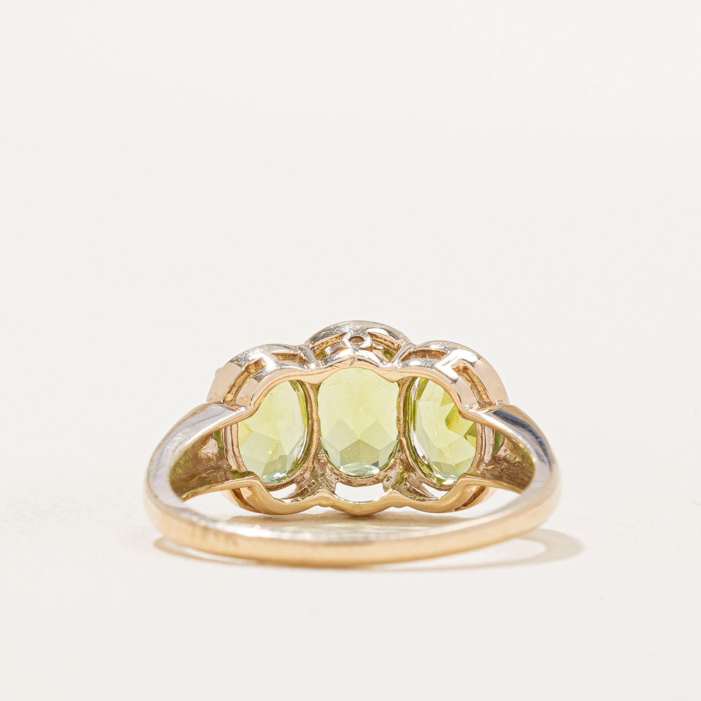 Three Stone Peridot Ring - 2.50 Carat Total Weight (CTW) - Size 7.25 - Elegant Green Gemstone Jewelry for Women - Perfect for Birthdays, Anniversaries & Special Occasions