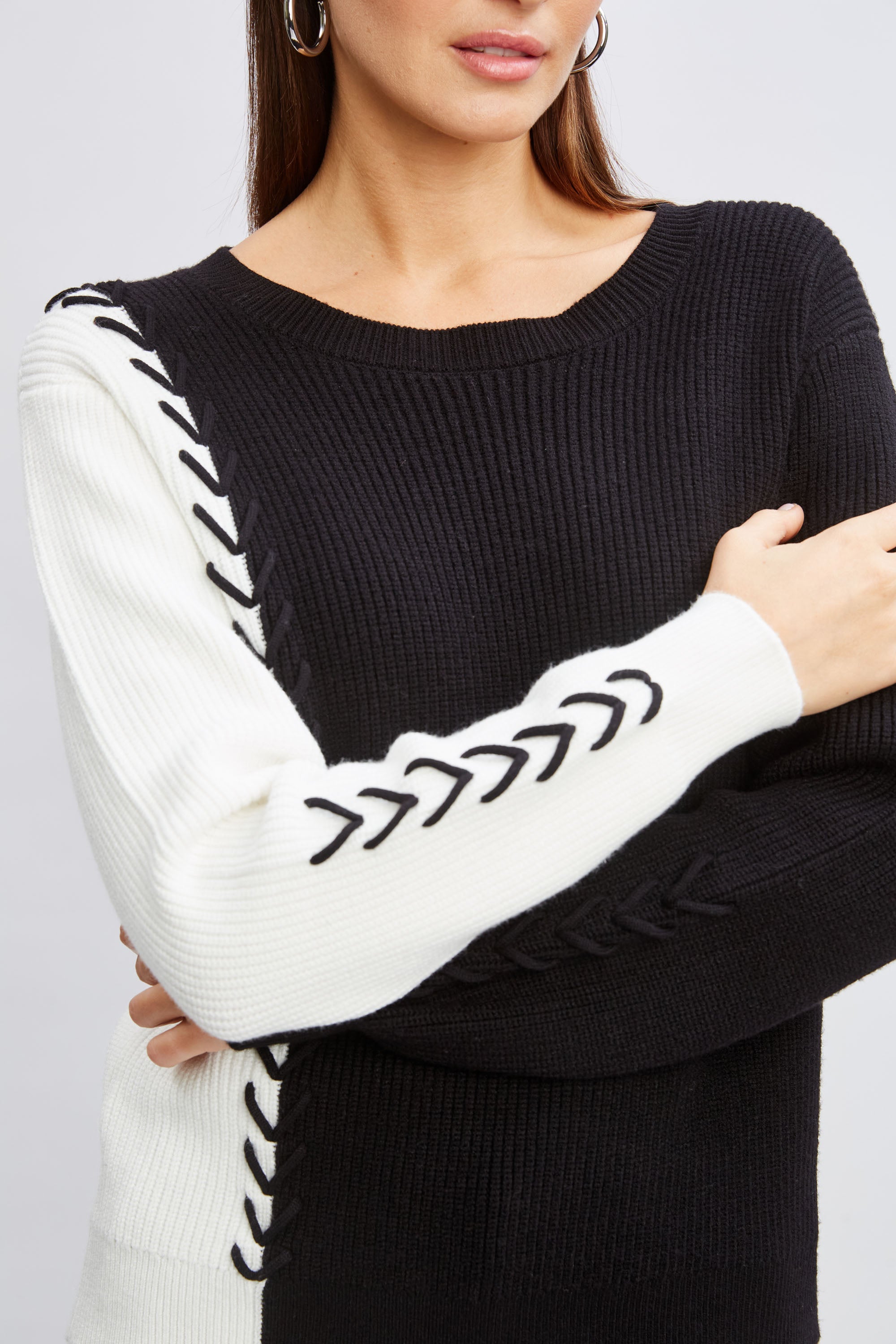 Tahari Women's Colorblock Knit Sweater - Stylish Casual Pullover for Fall & Winter | Perfect for Office, Dates & Holiday Outfits