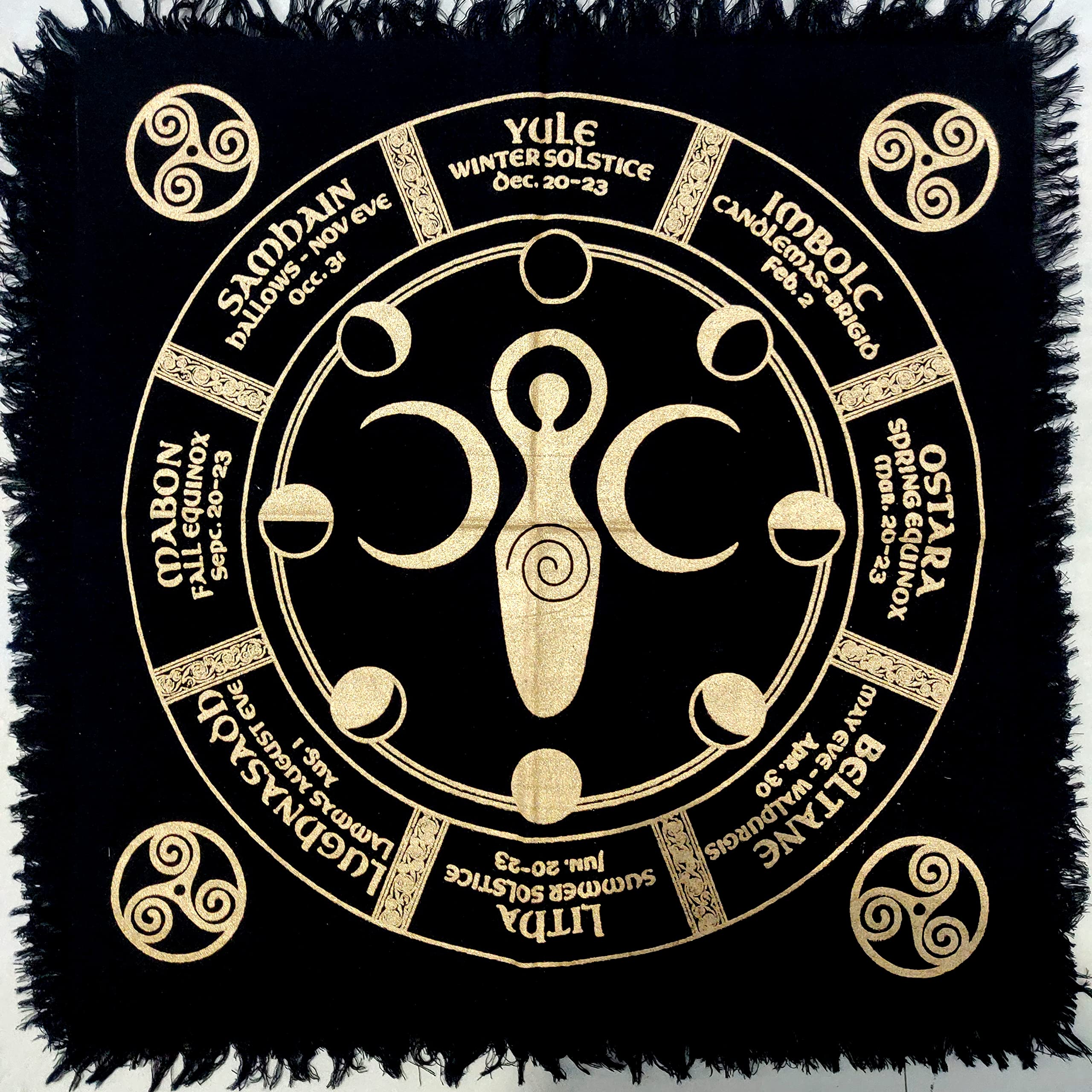 Indian Craft Castle Altar Cloth - 36x36 Inch Zodiac Witchcraft Tarot Spread Cloth with Sacred Galaxy & Moon Phases Design for Wiccan Rituals, Spiritual Ceremonies, and Goddess Worship