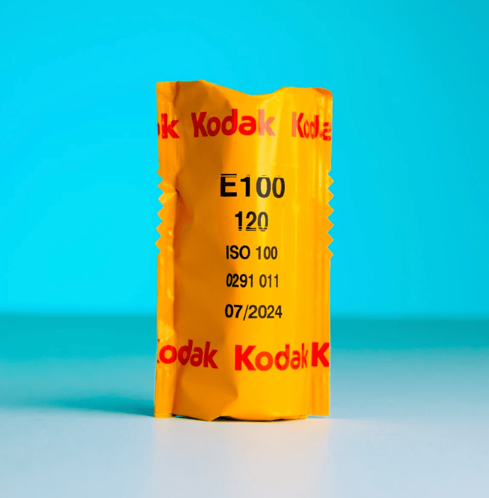 Kodak Professional EKTACHROME E100 Color Reversal Film 120 Roll - High-Quality Slide Film for Photography, Landscape & Portrait Shooting - Perfect for Professional Photographers and Film Enthusiasts