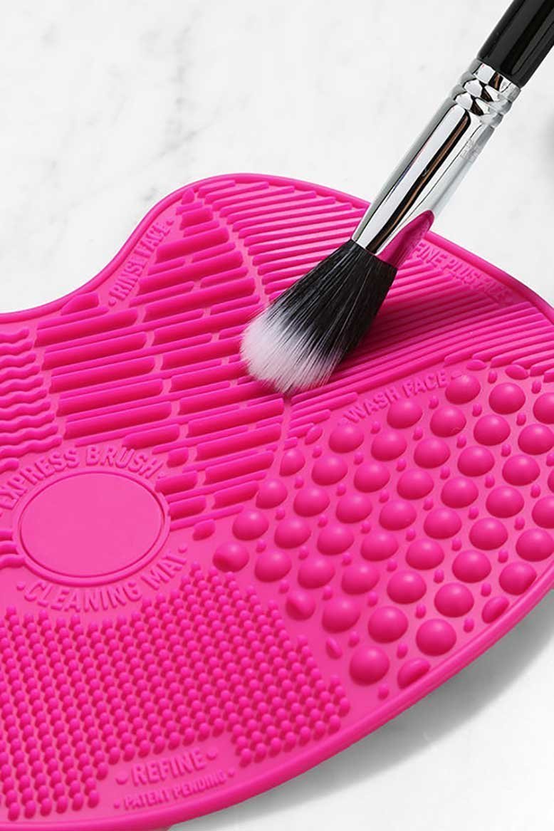 GYANSHOPPE Silicone Makeup Brush Cleaning Mat - Portable Washing Tool with Suction Cup for Spa & Express Cleaning | Perfect for Makeup Artists & Beauty Enthusiasts at Home or Salon